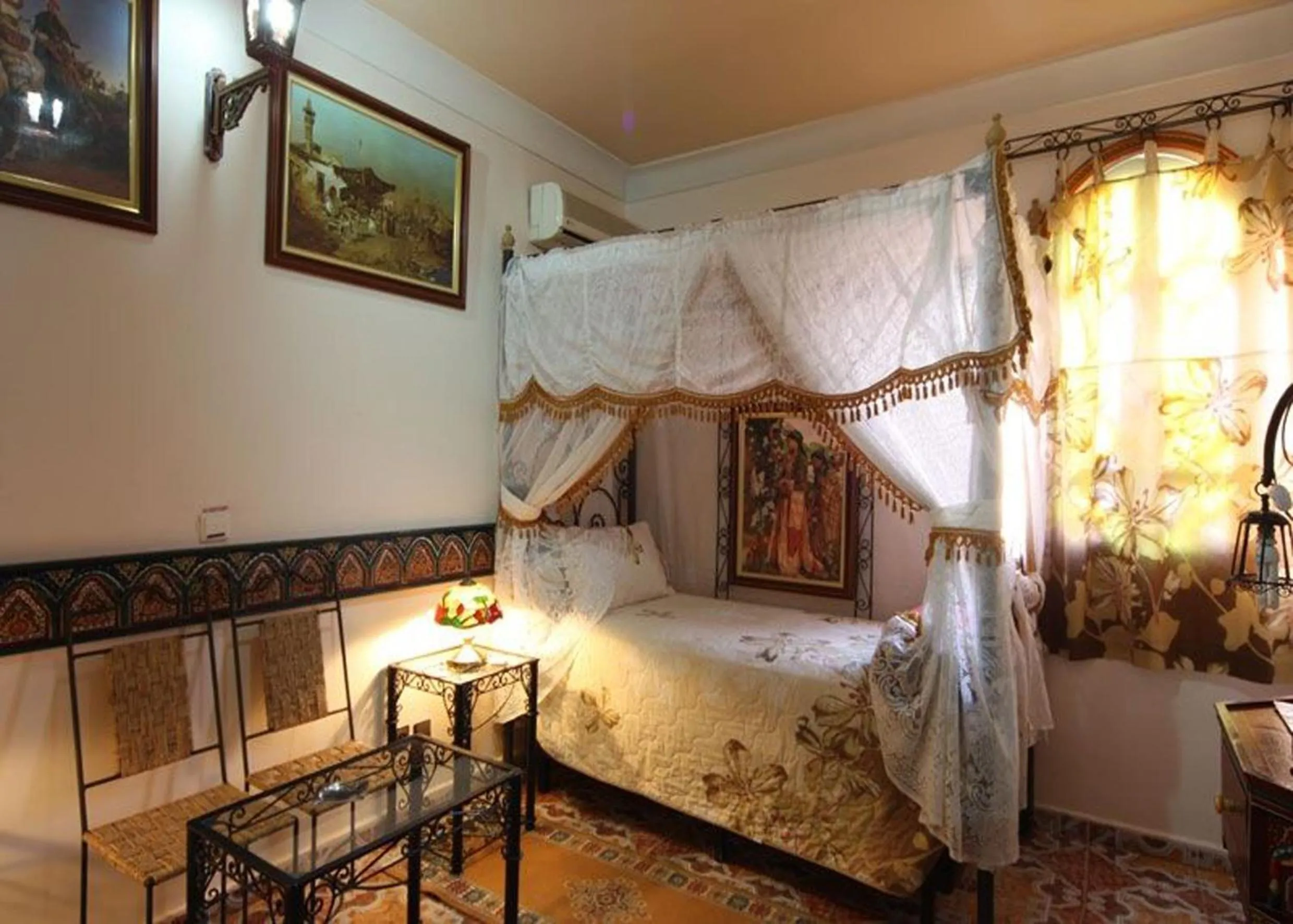 Photo of the whole room, Bed in Moroccan House