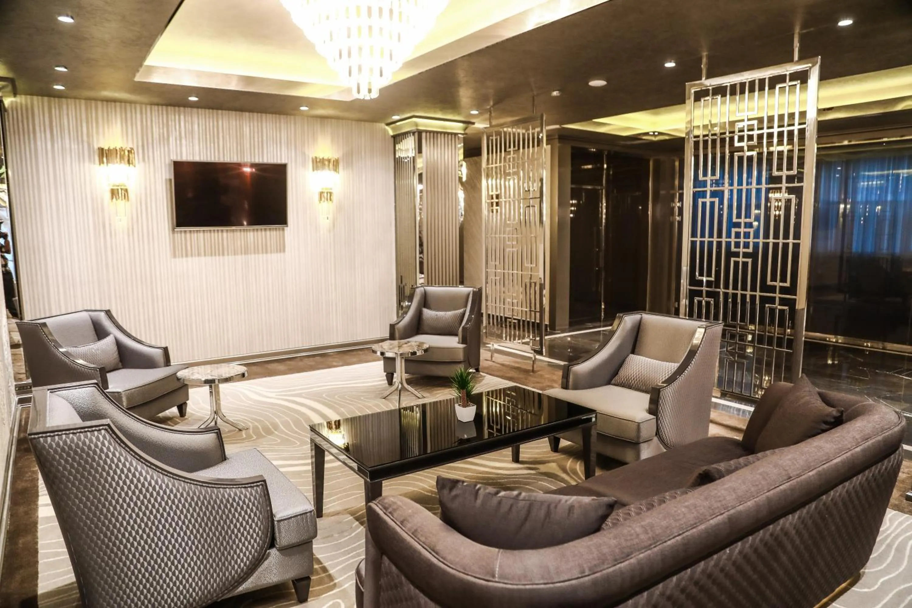 Communal lounge/ TV room in Iris Hotel Baku