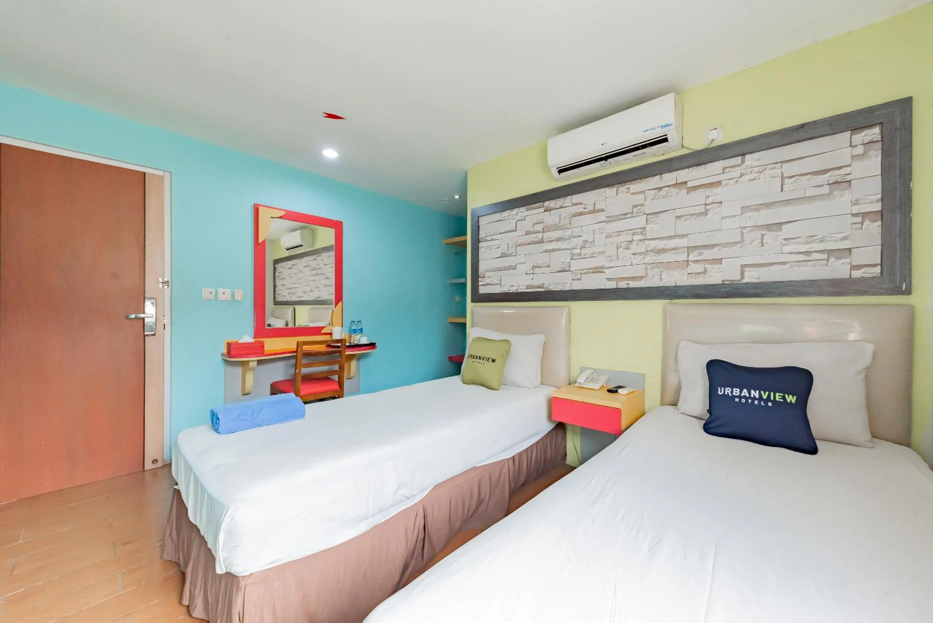 Bedroom, Bed in Urbanview Hotel Onyx Ketapang by RedDoorz