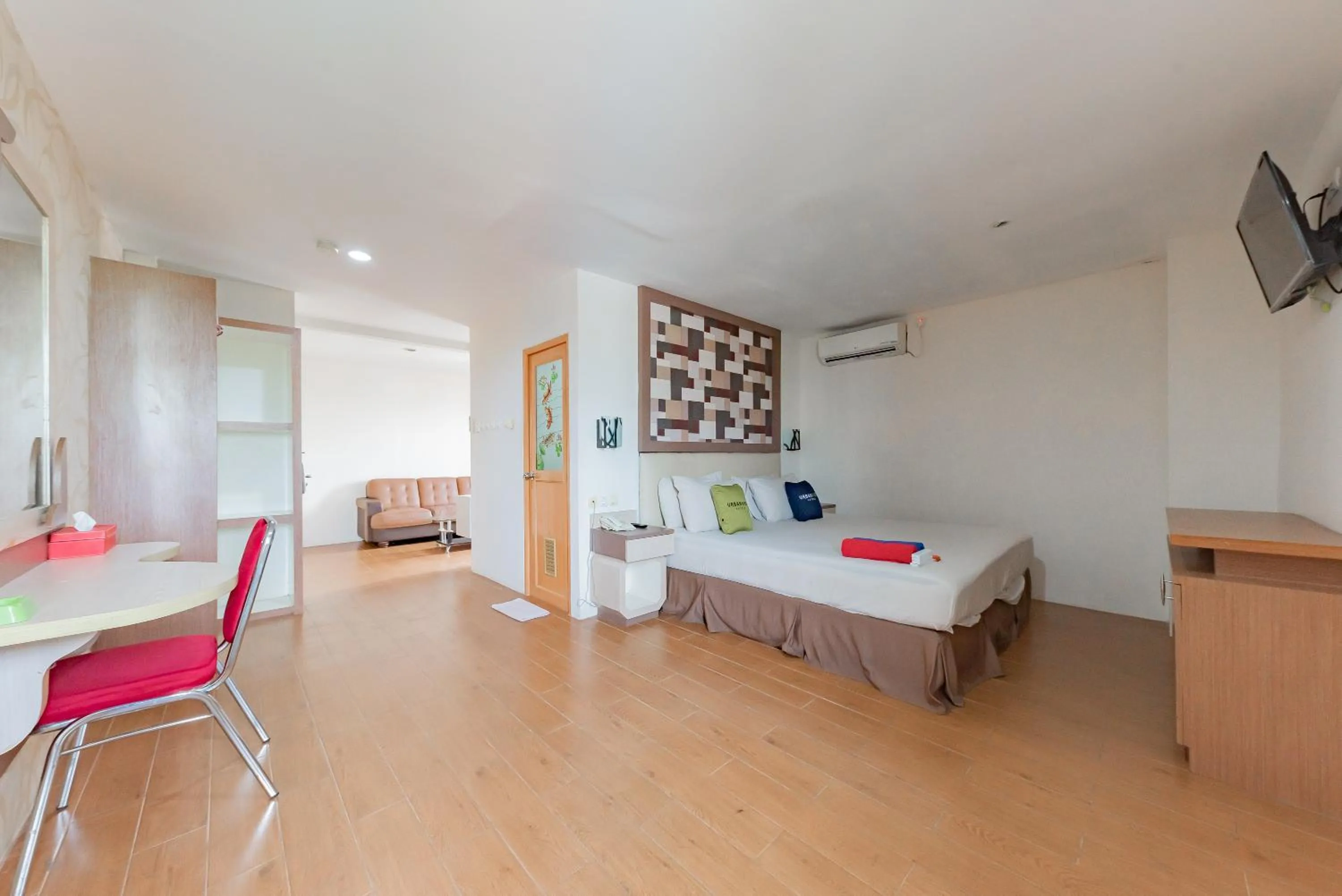 Bedroom, Bed in Urbanview Hotel Onyx Ketapang by RedDoorz