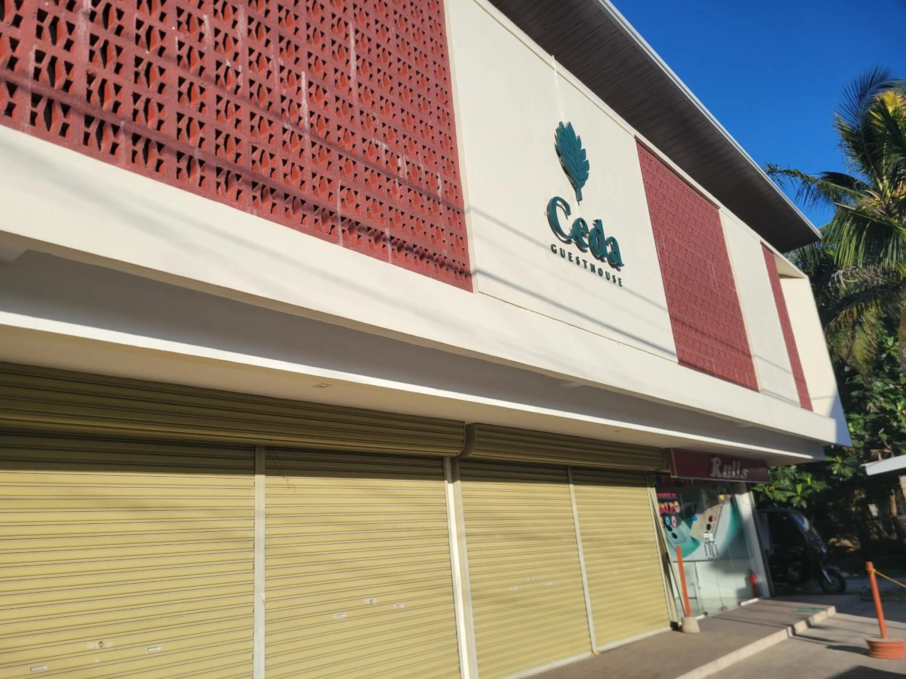 Property building in Ceda Guest House by HiveRooms