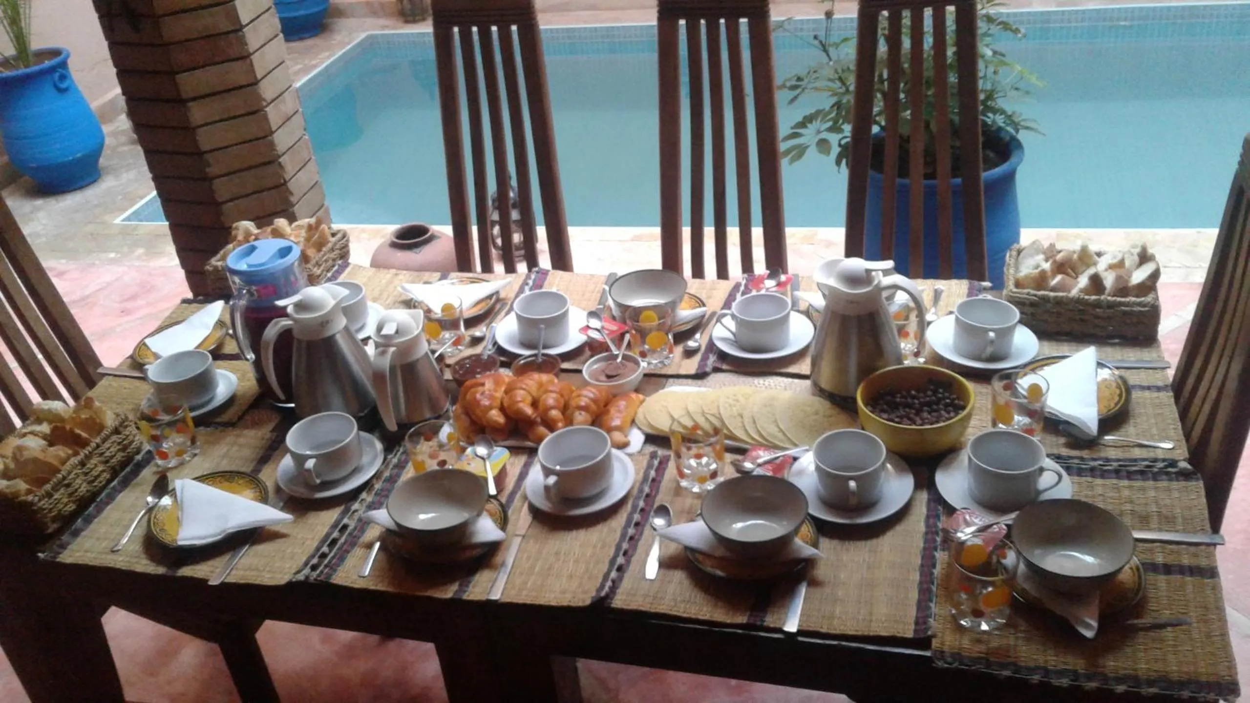 Staff in Riad Azenzer