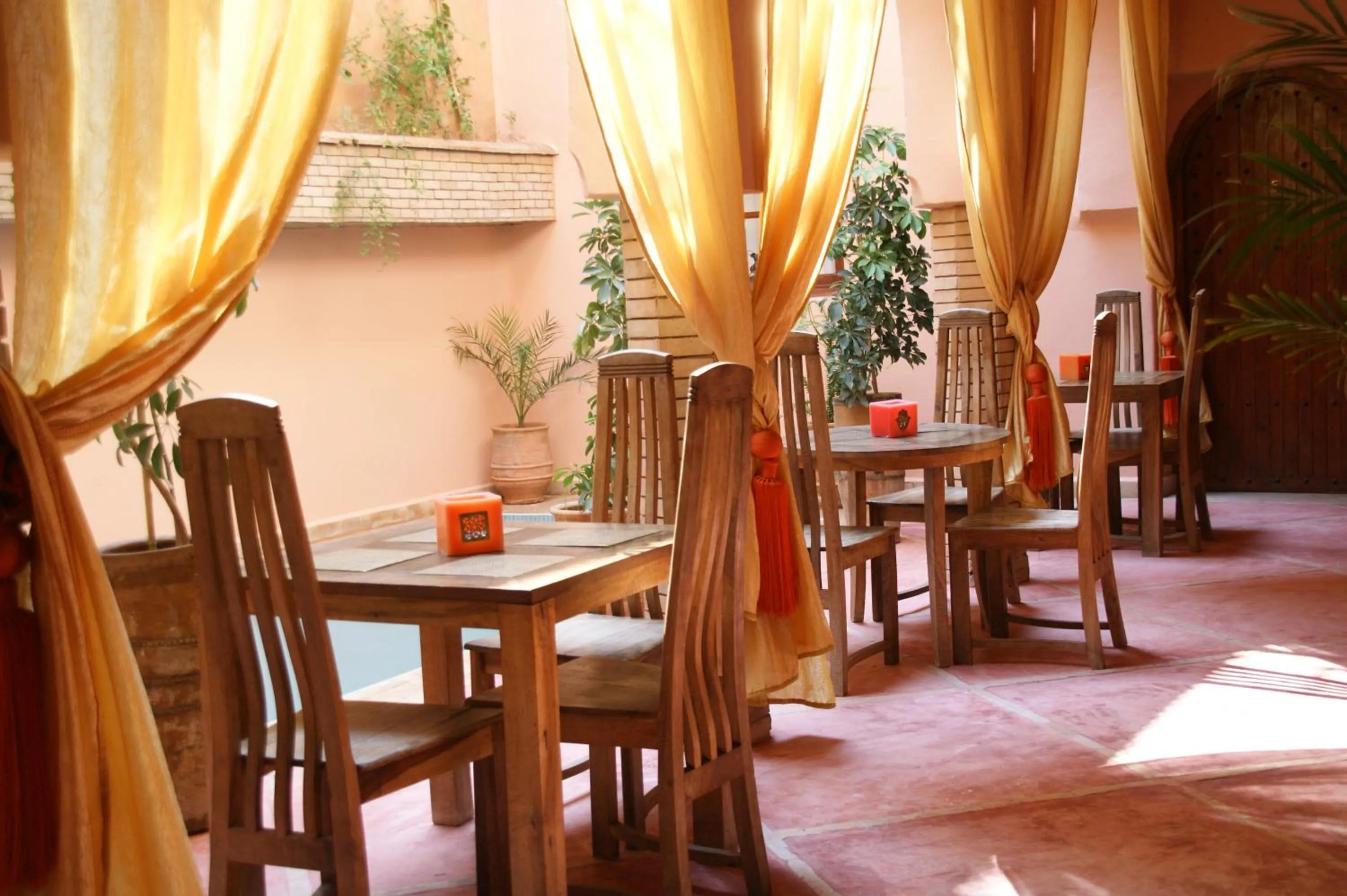 Banquet/Function facilities in Riad Azenzer