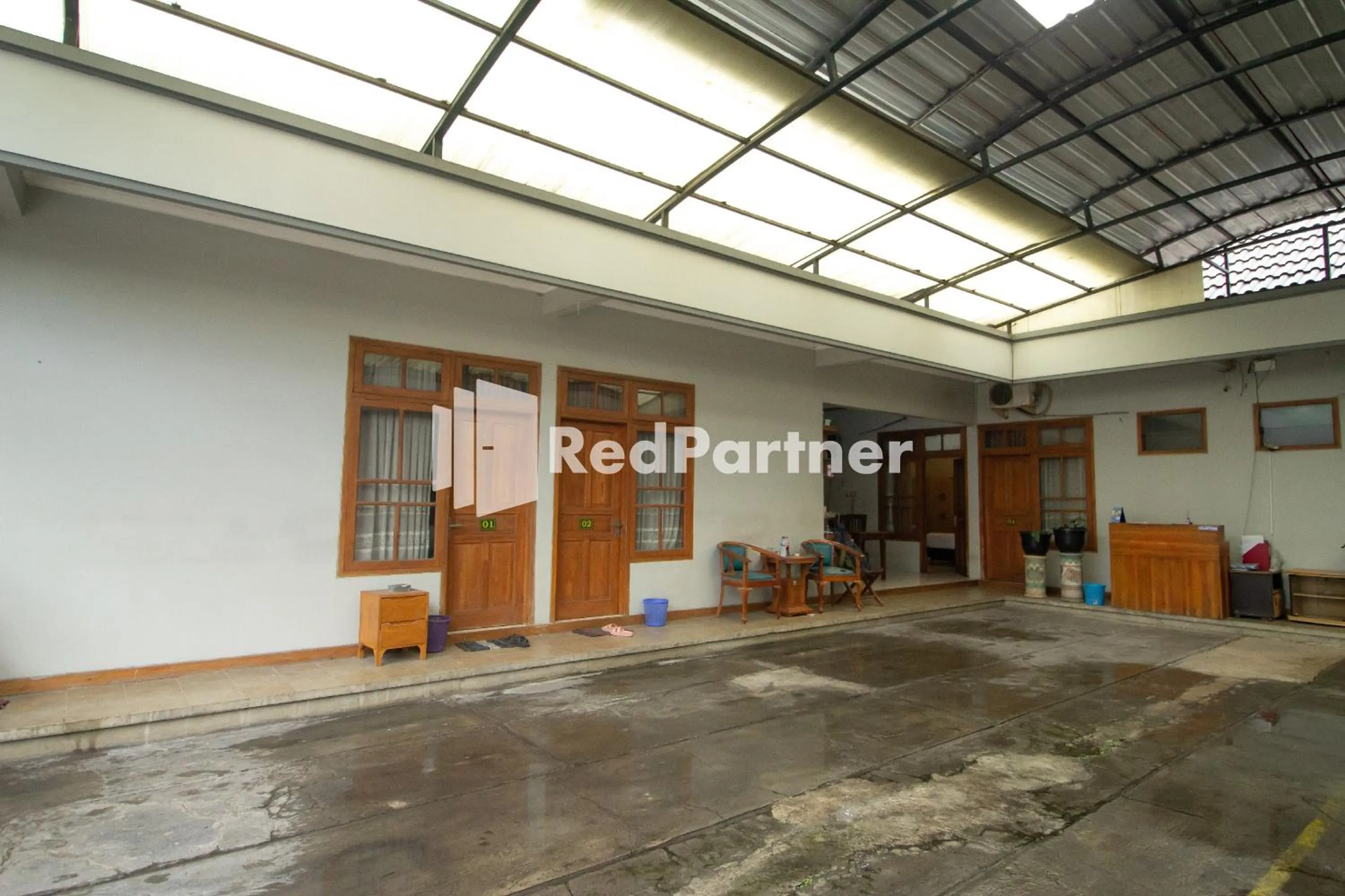 Property building in De Kost Solo Mitra RedDoorz
