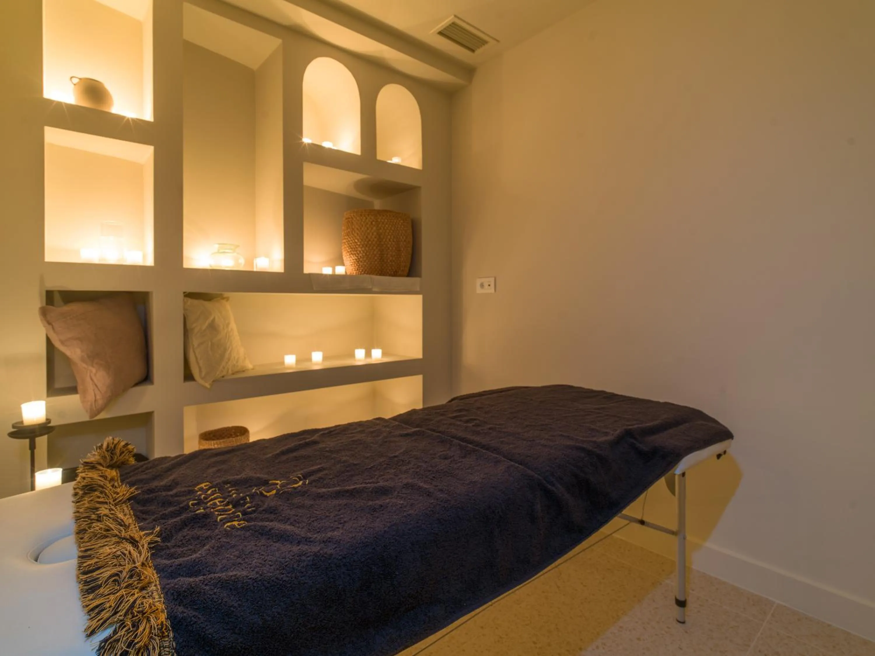 Massage, Bed in Argostoli Essence Suites