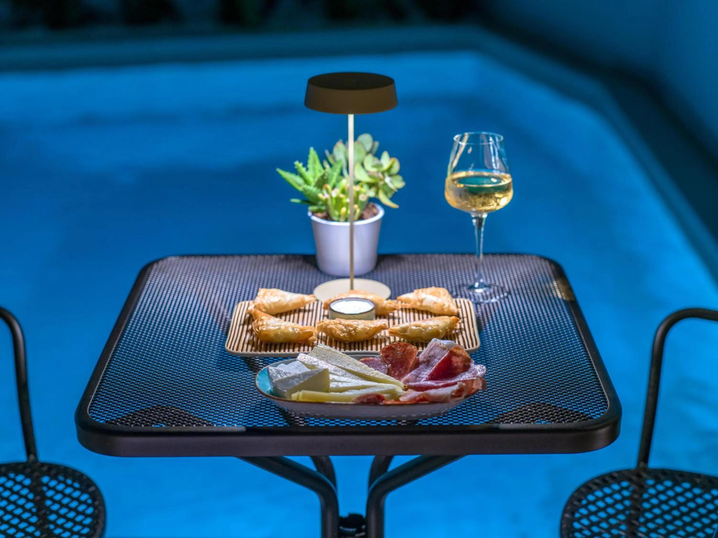 Food and drinks in Argostoli Essence Suites