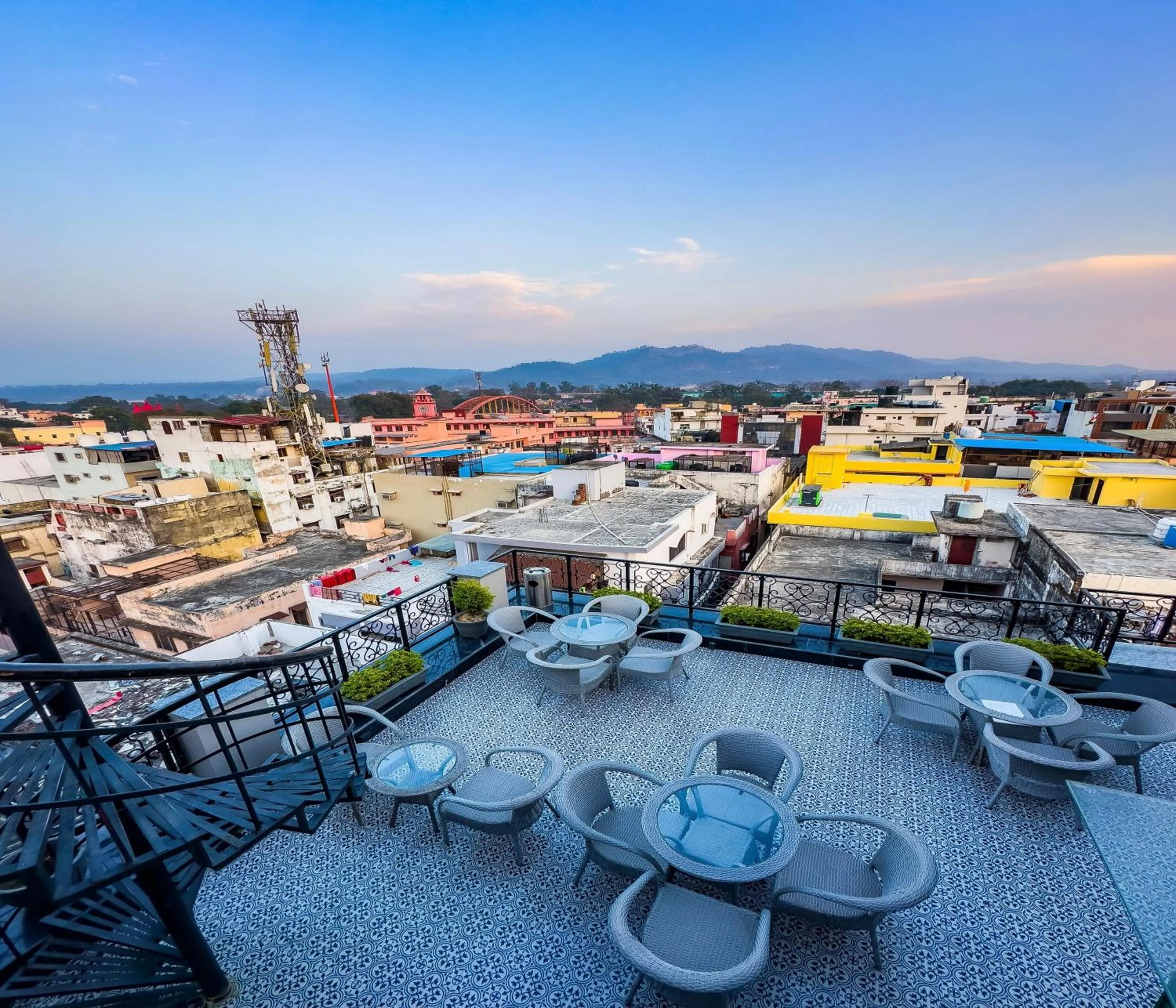 Restaurant/places to eat in Hotel Wonder Hills,Har ki Pauri Road Haridwar