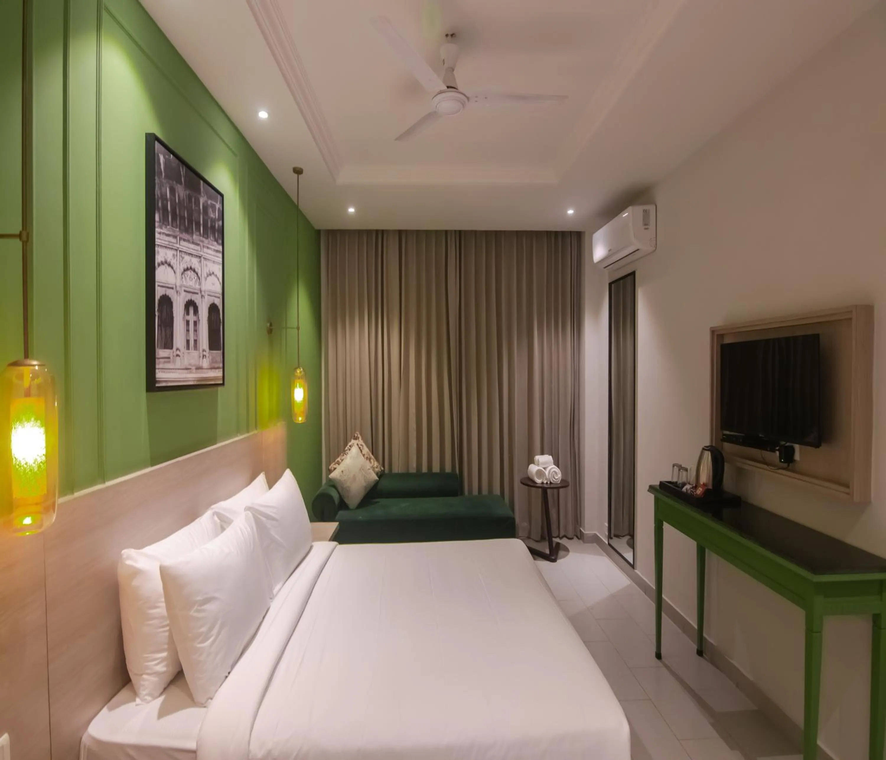 Bed in Hotel Wonder Hills,Har ki Pauri Road Haridwar