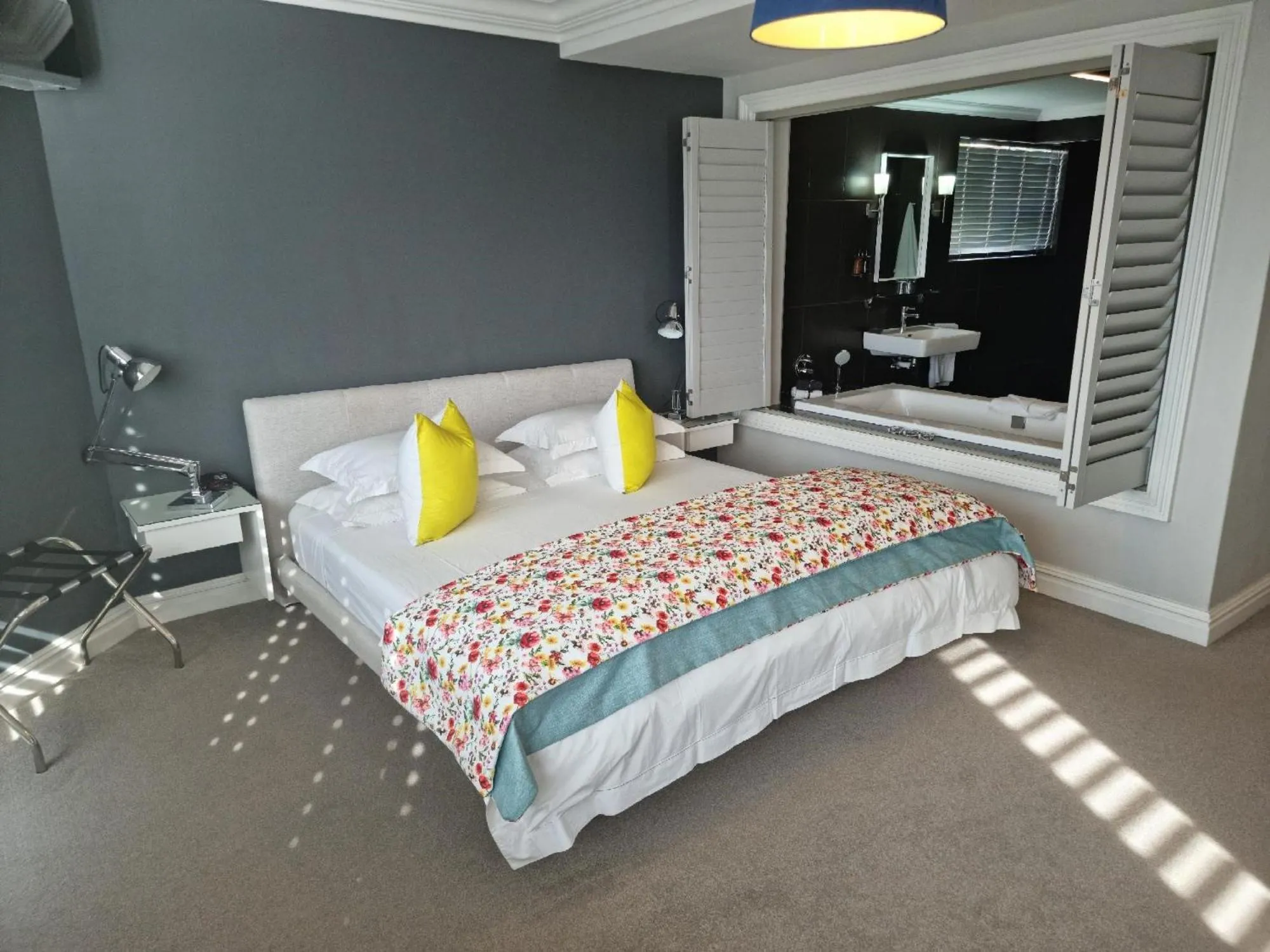 Bedroom, Bed in Chocolate Box Guesthouse