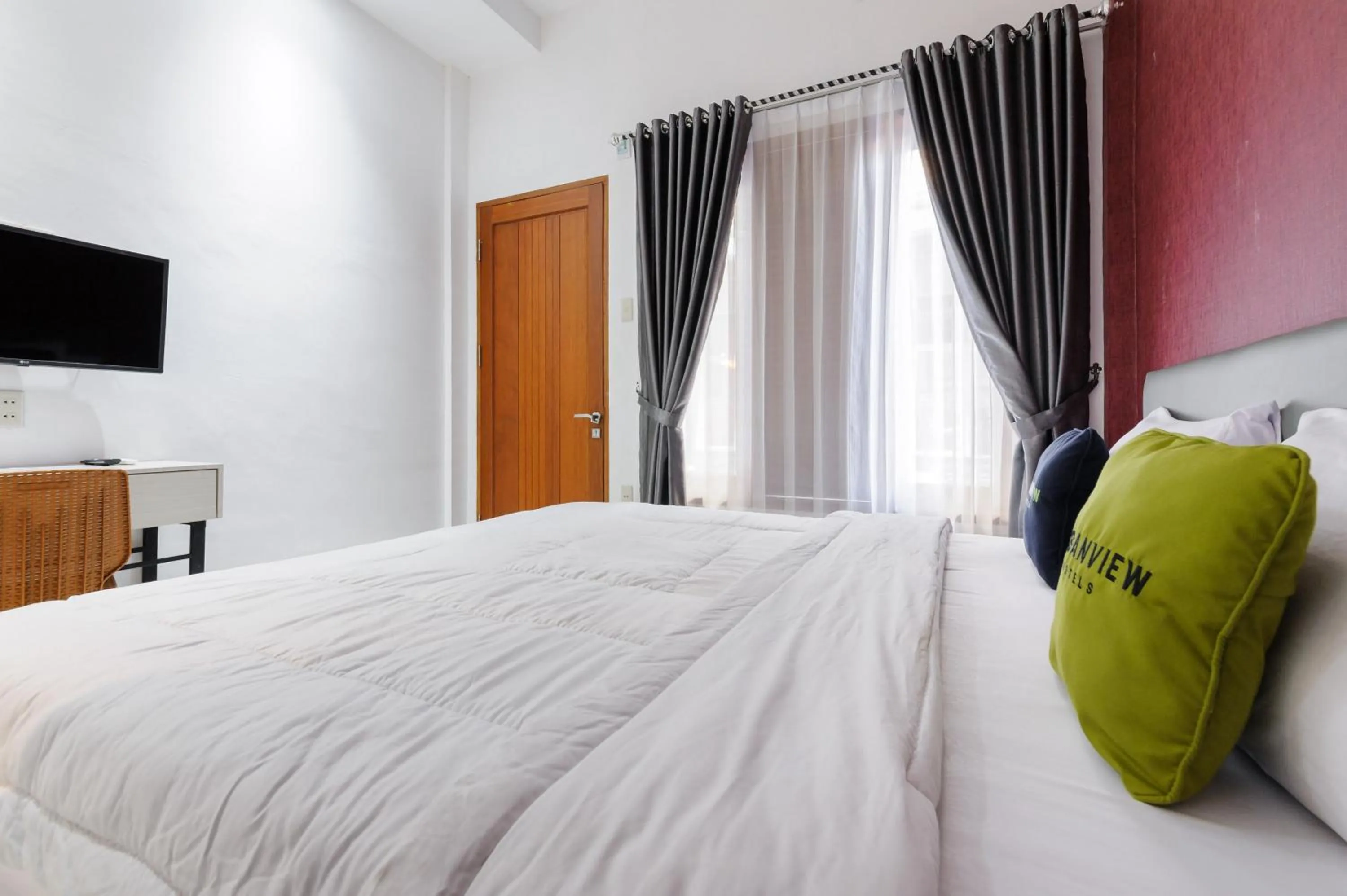 Bedroom, Bed in Urbanview Hotel Brodam's Pematang Siantar by RedDoorz