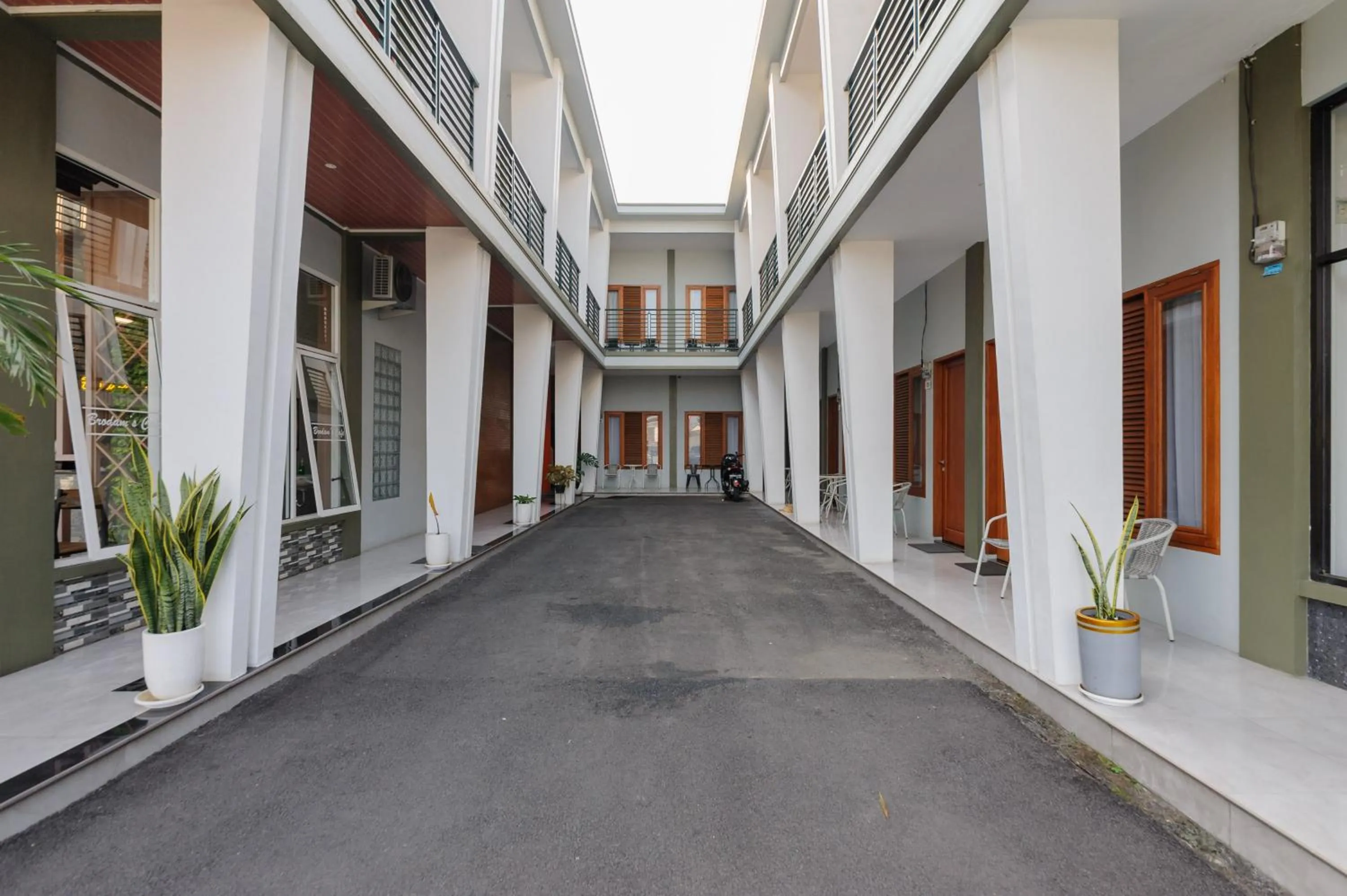 Property building in Urbanview Hotel Brodam's Pematang Siantar by RedDoorz