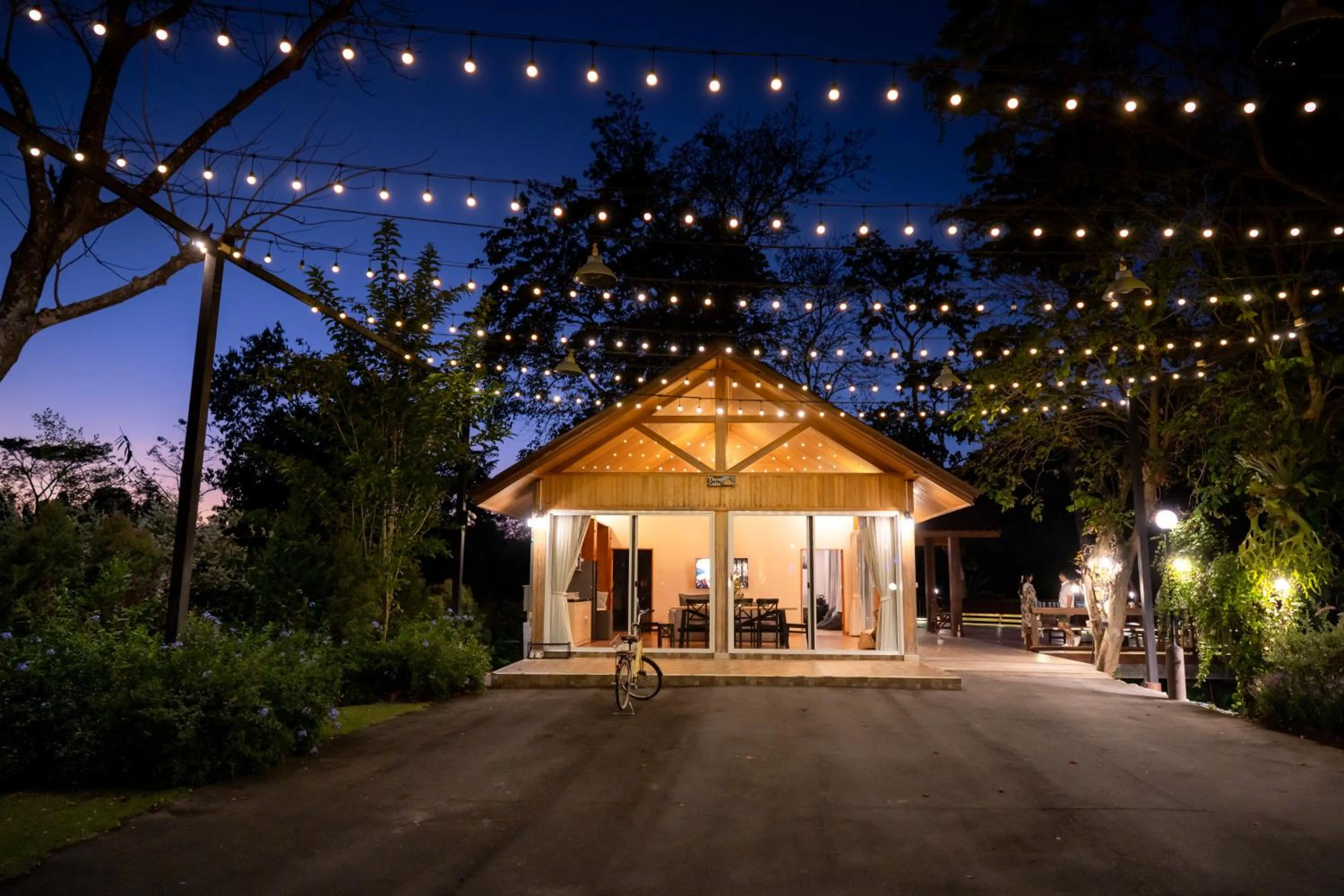 Guests in Thara Dara Khaoyai