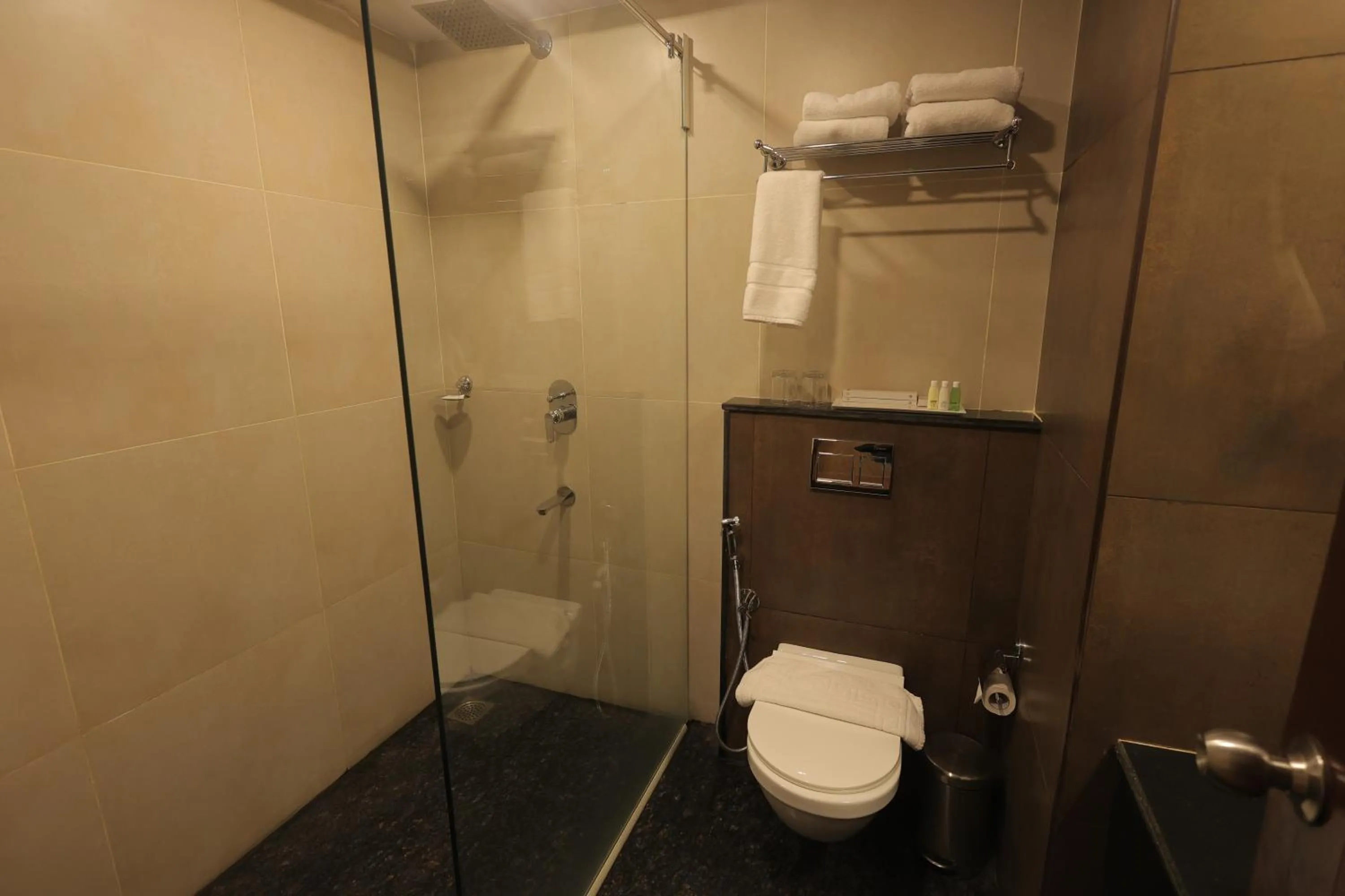 Shower in MJ Avyanna Resort & Convention Centre, Bengaluru