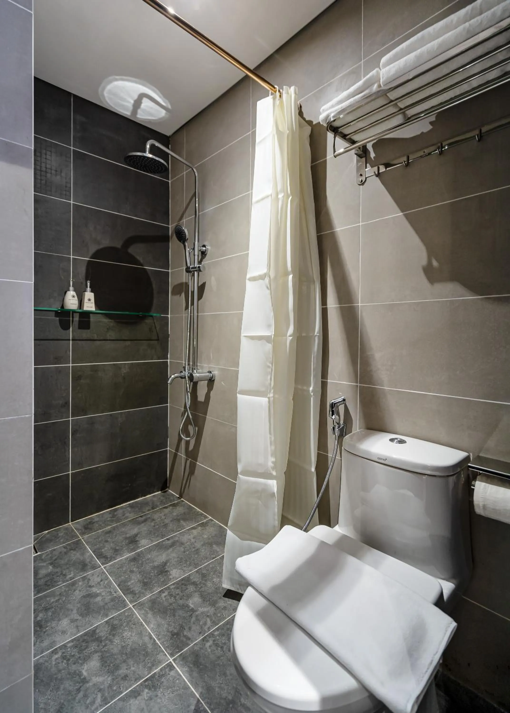 Toilet in KunKin Garden Aparthotel