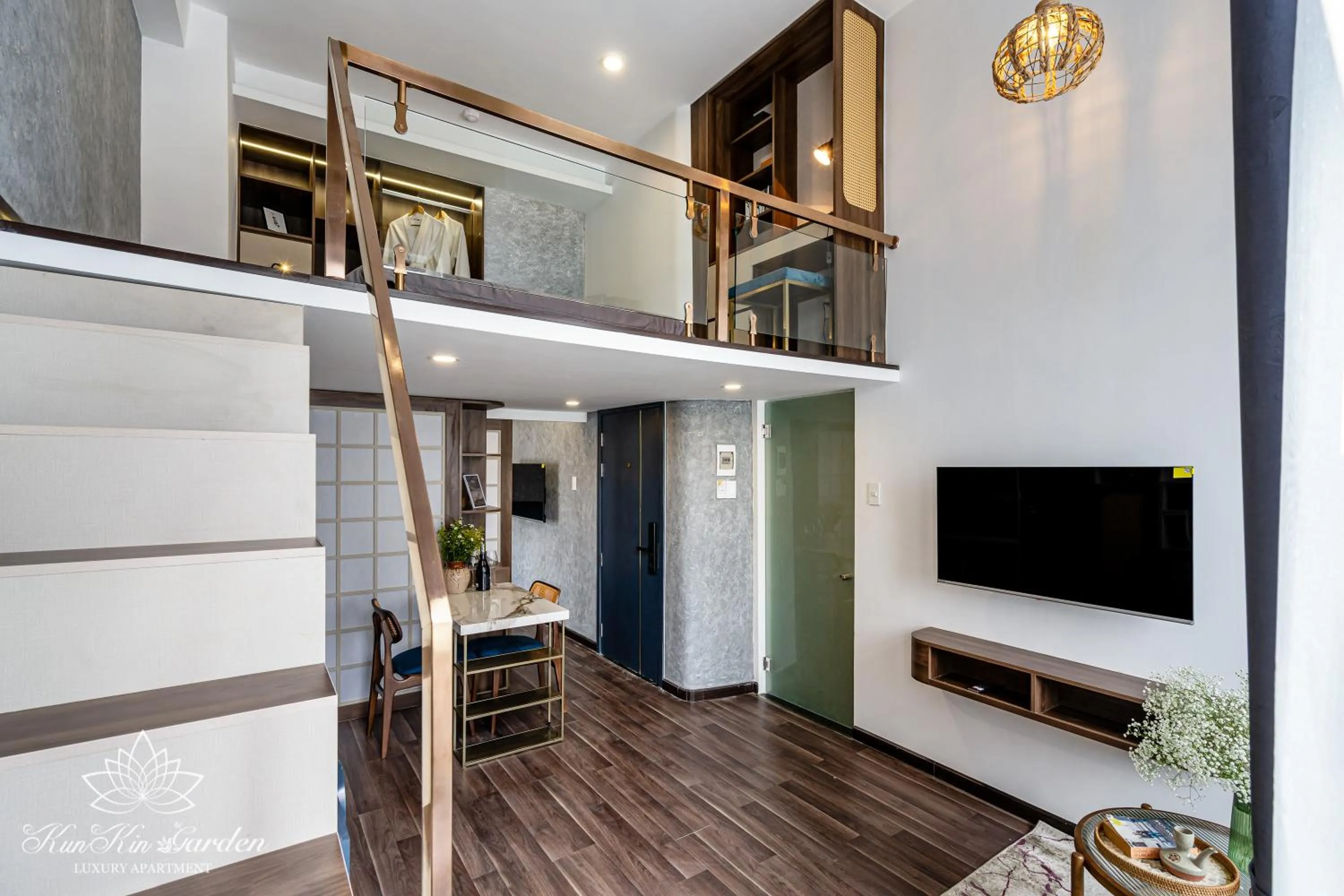 TV and multimedia in KunKin Garden Aparthotel