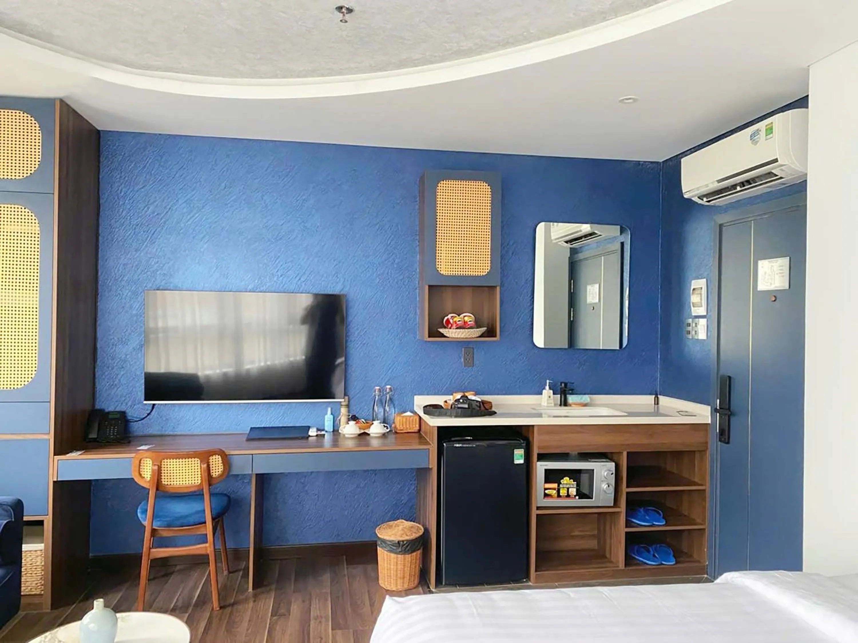 TV and multimedia in KunKin Garden Aparthotel