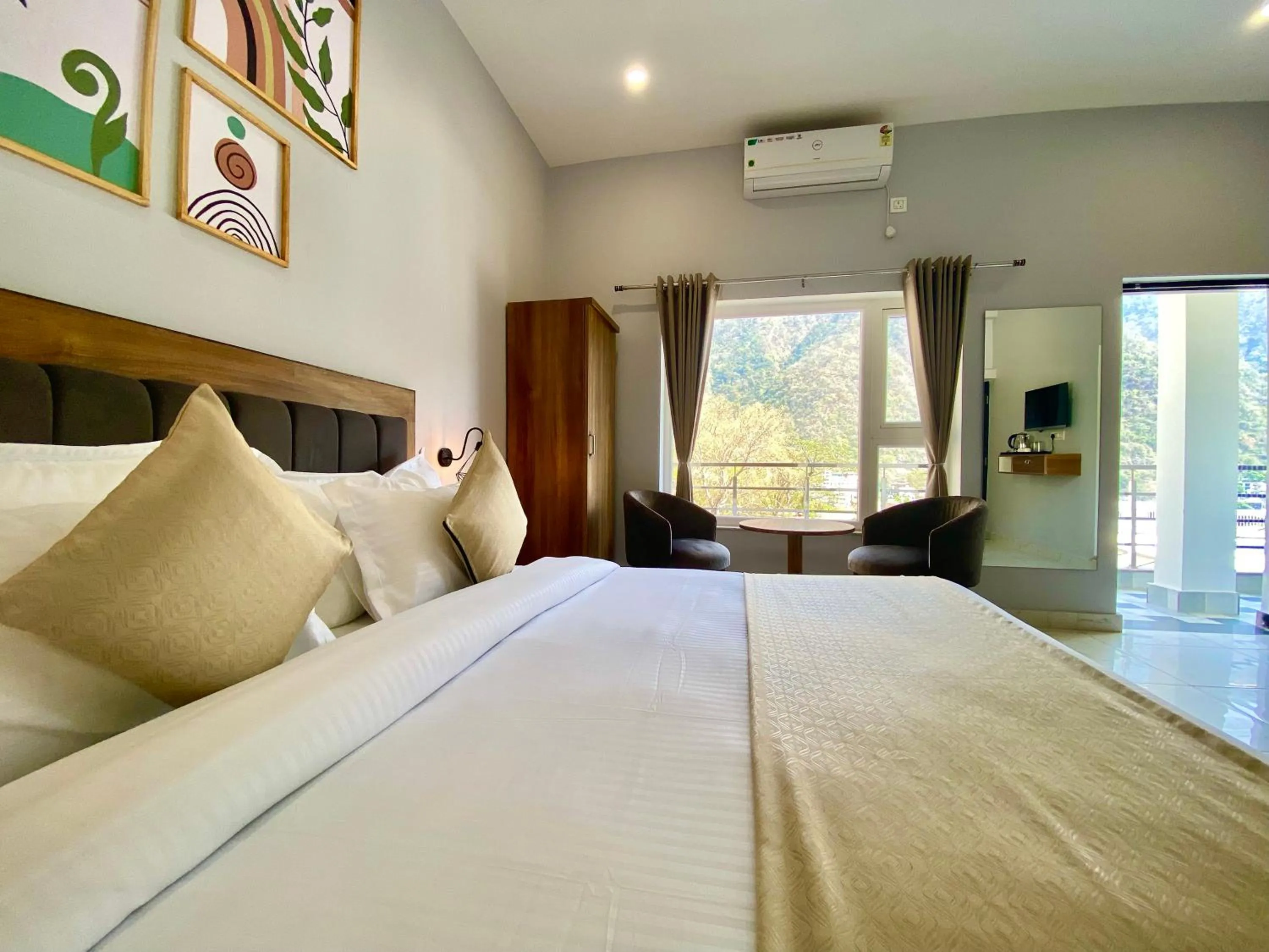 Bed in Hotel Wraveler Inn