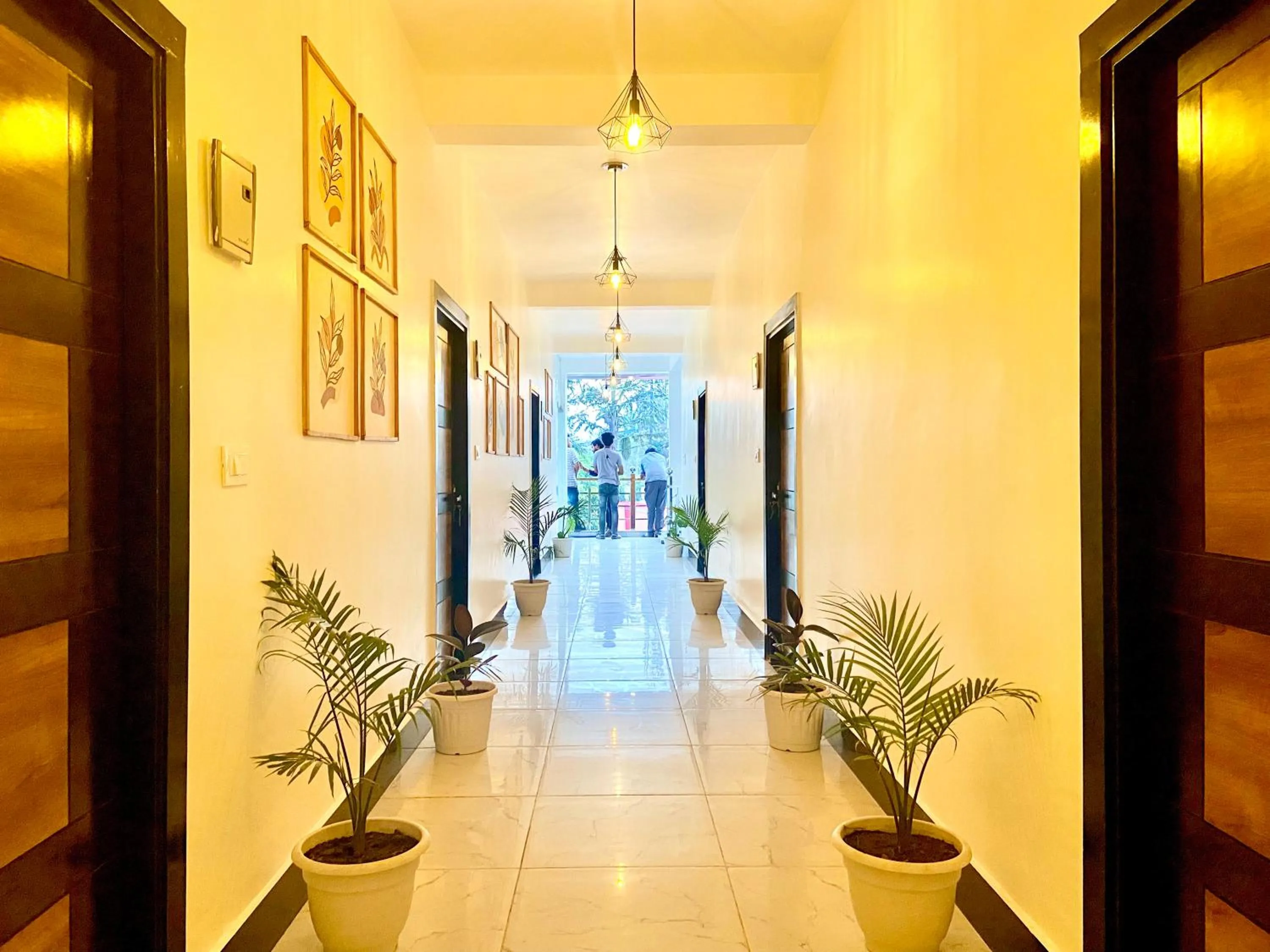 Property building in Hotel Wraveler Inn