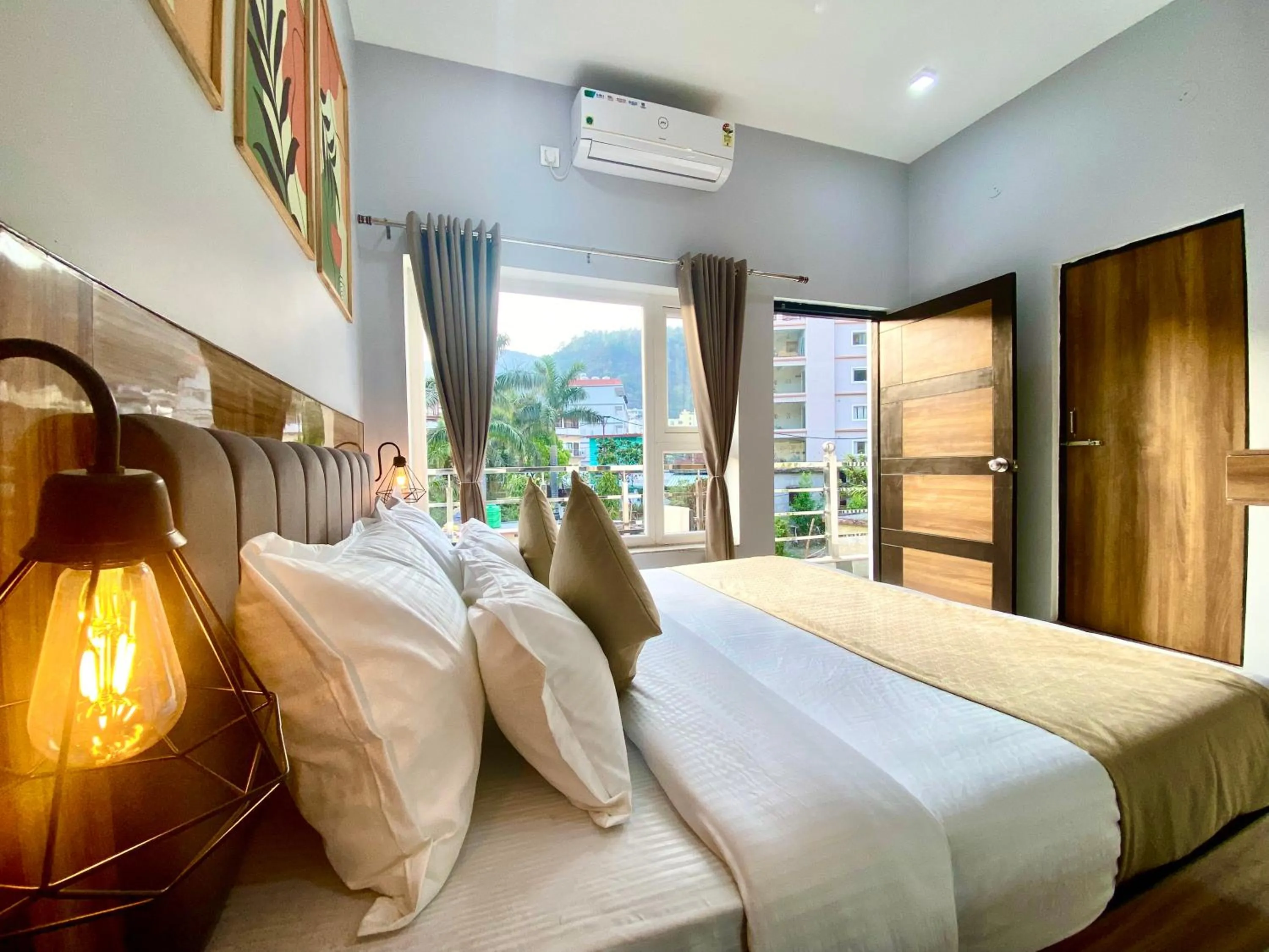 Bed in Hotel Wraveler Inn