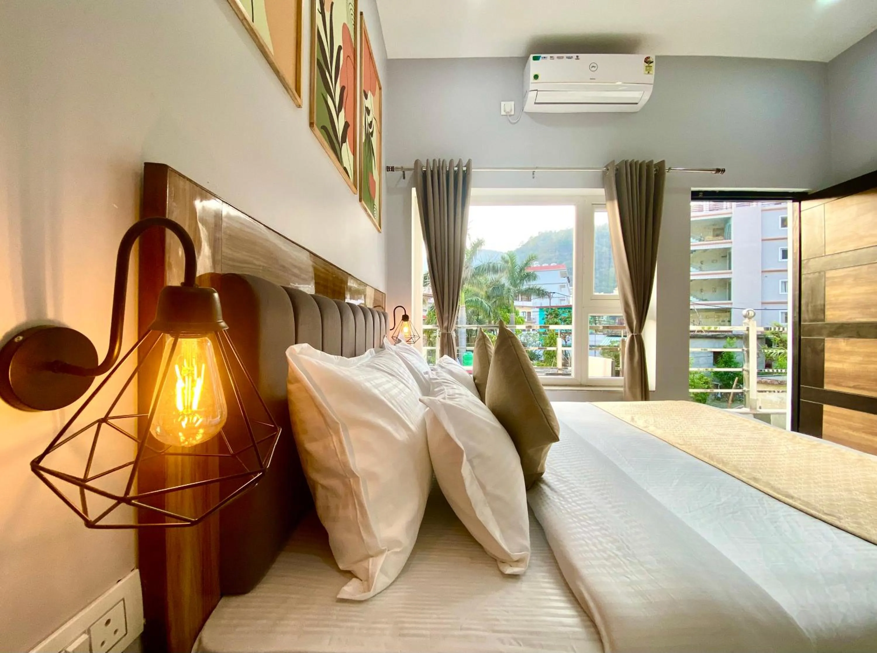 Bed in Hotel Wraveler Inn