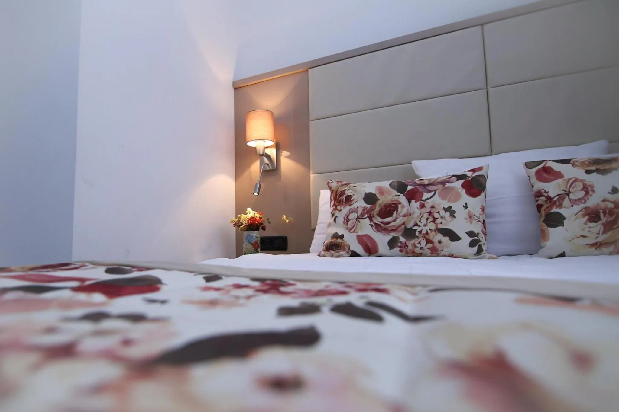 Bedroom, Bed in Old Town Hotel