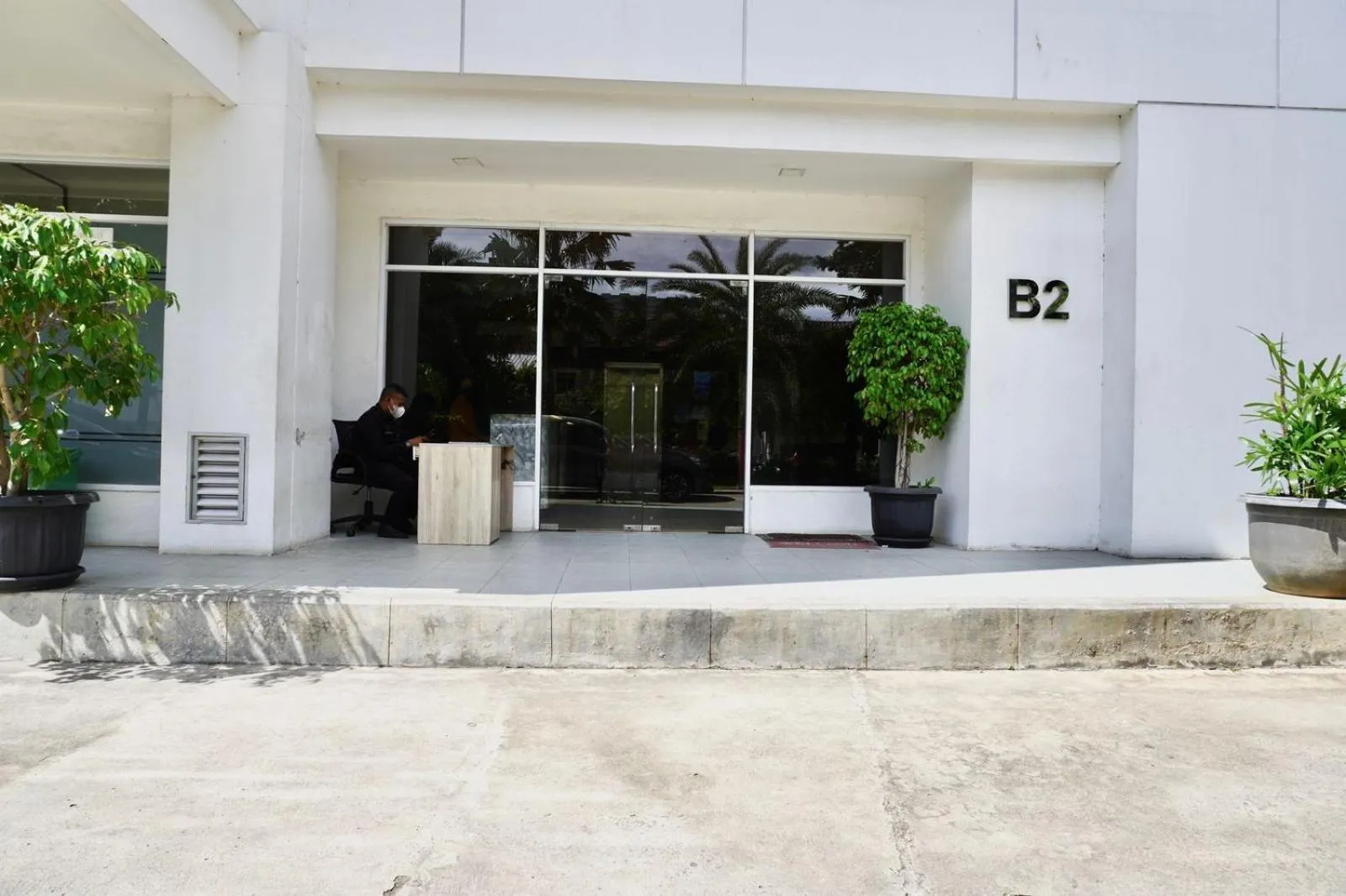 Facade/entrance in Series Hotel Sudirman