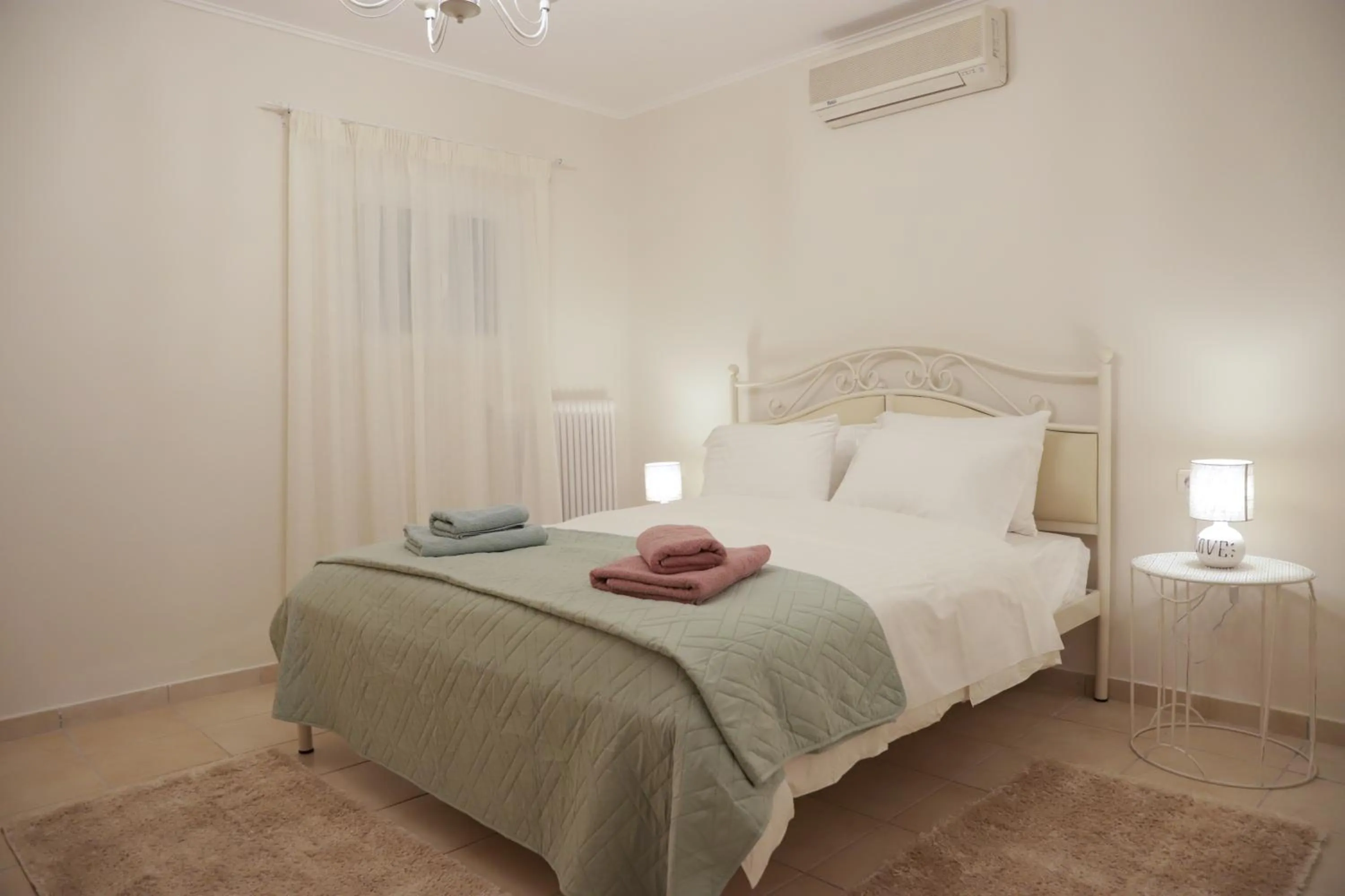 Bed in Perfect home for Relaxing