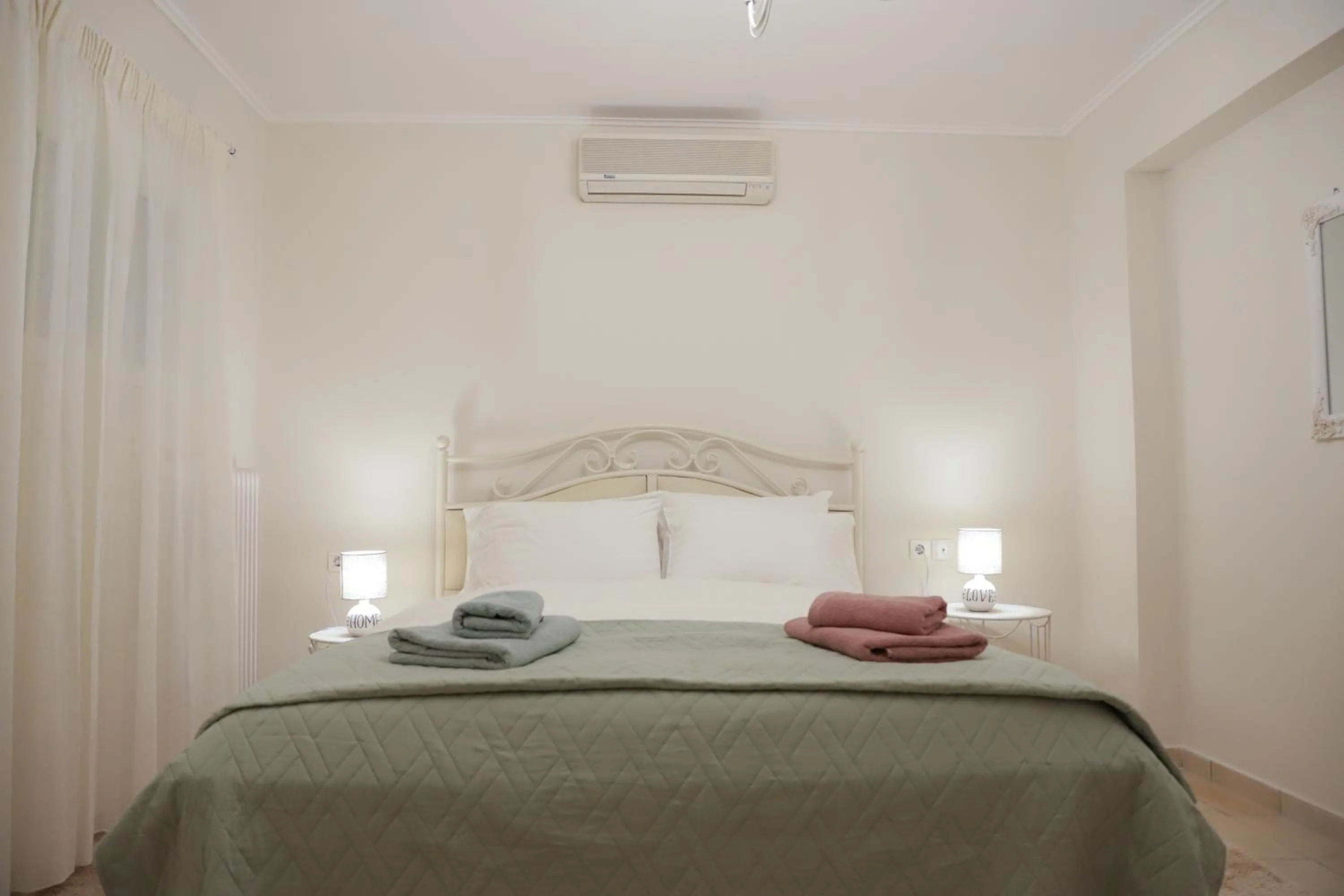 Bed in Perfect home for Relaxing