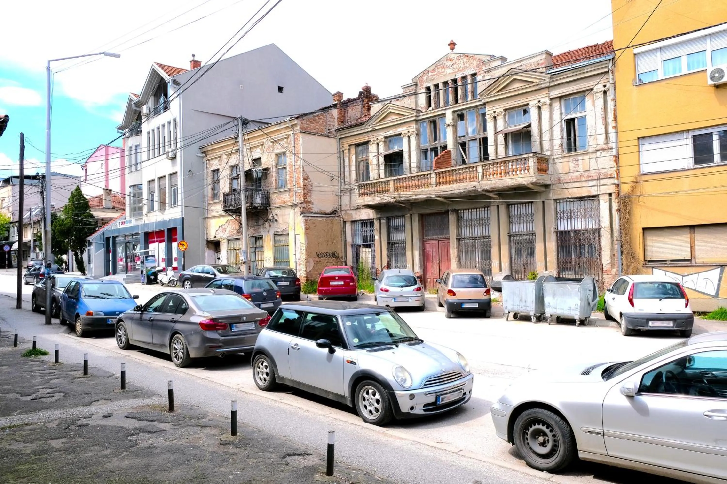 Property building in Easy Apartments