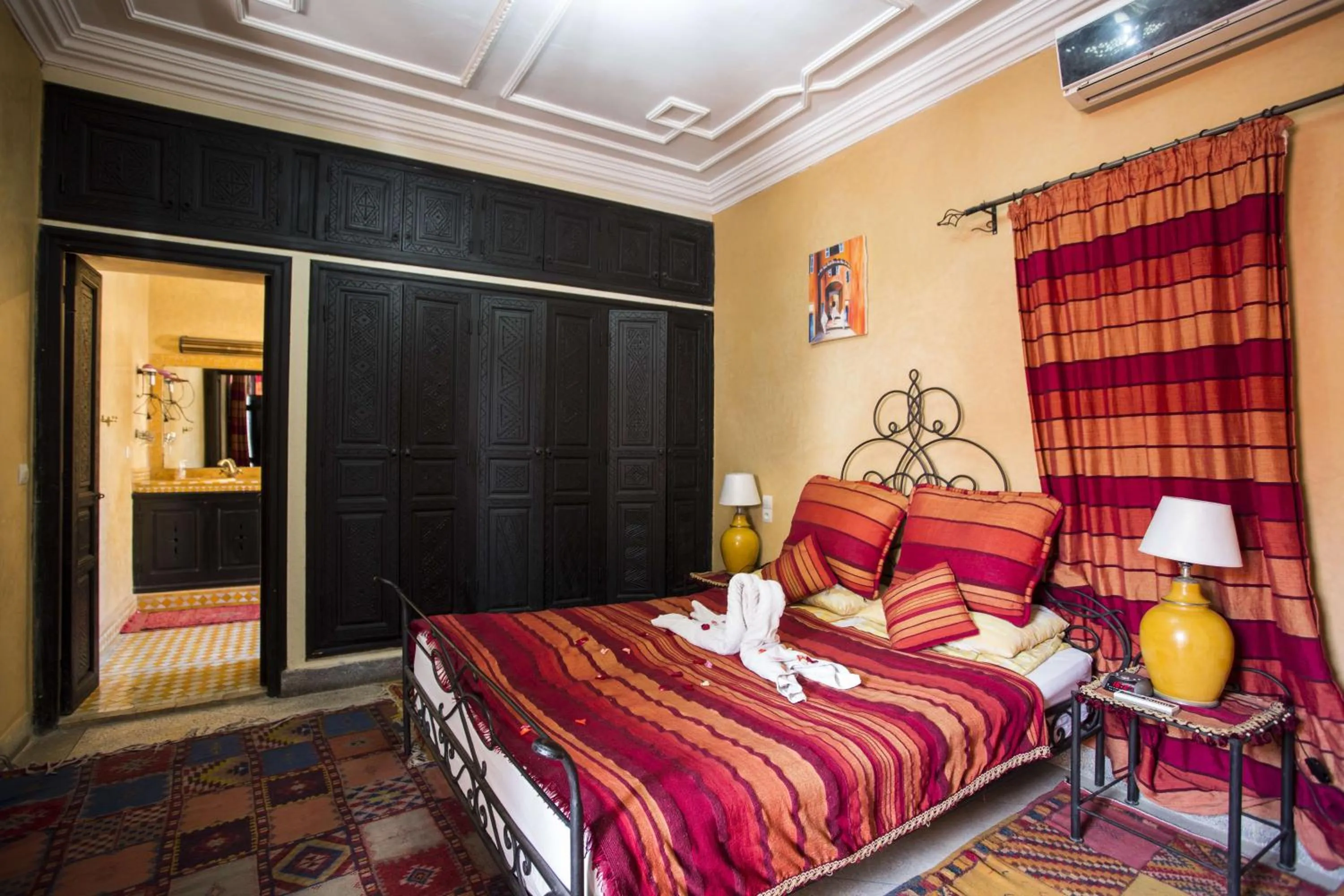 Photo of the whole room, Bed in Riad Losra