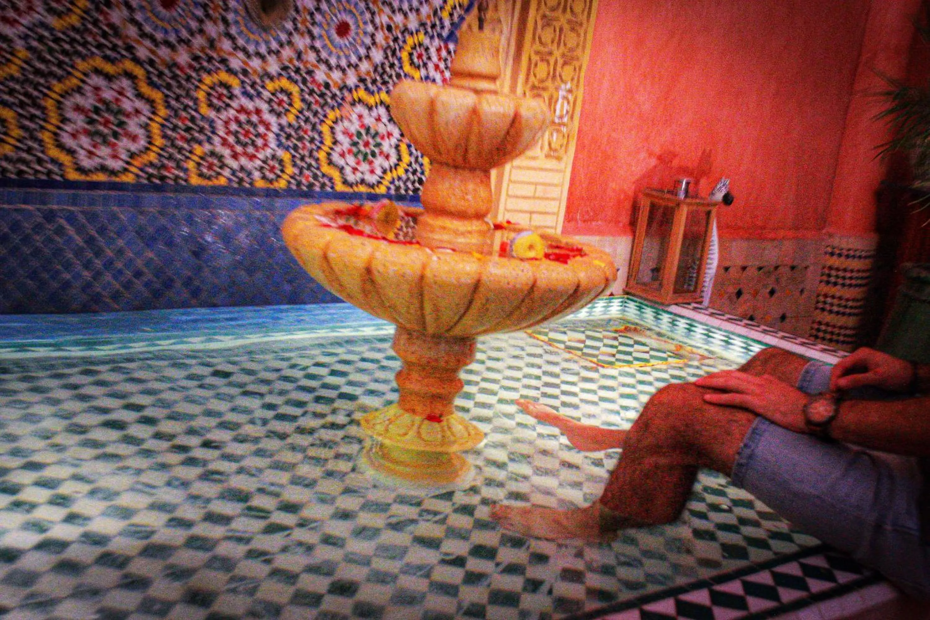 Restaurant/places to eat in Riad Losra