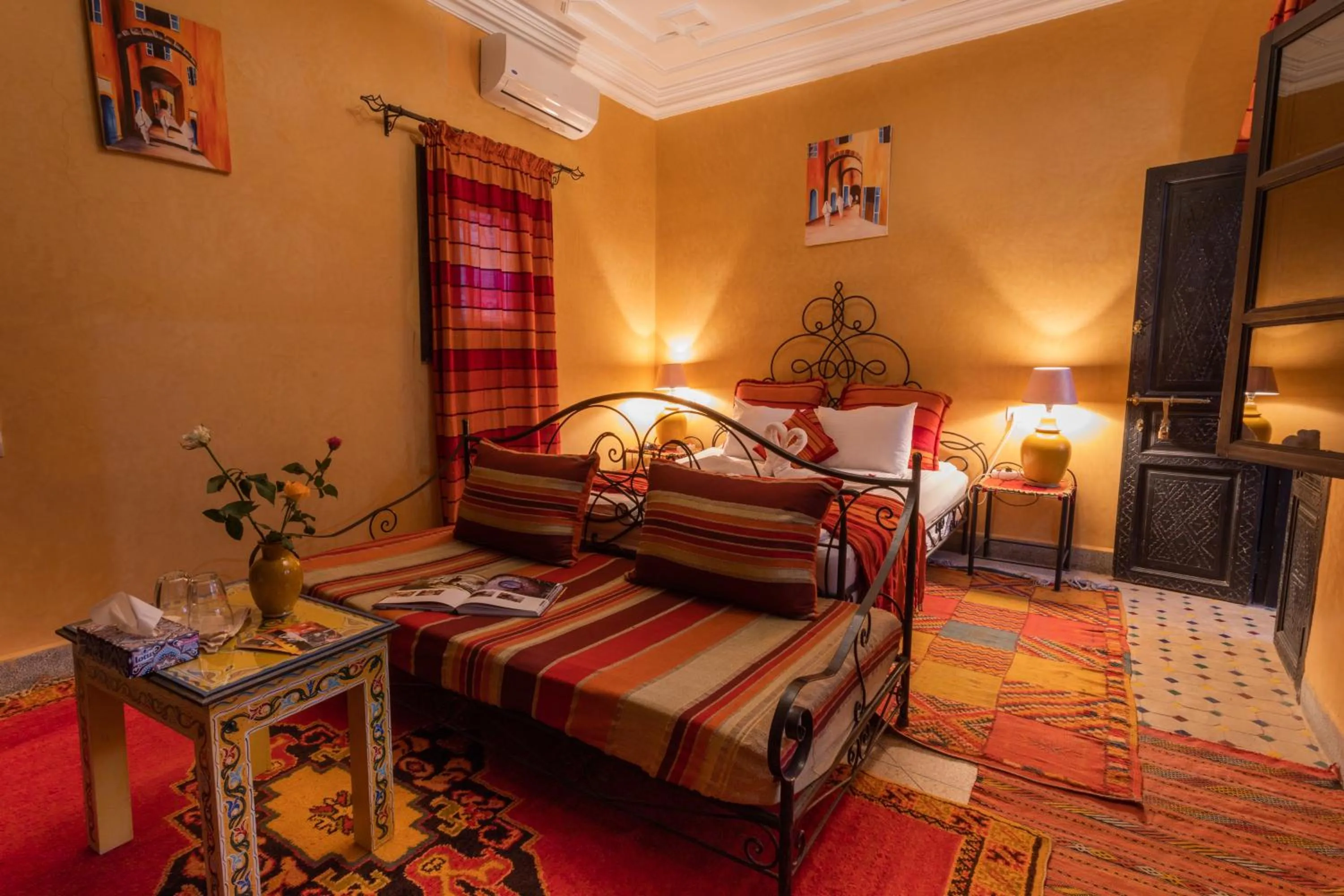 Photo of the whole room, Bed in Riad Losra