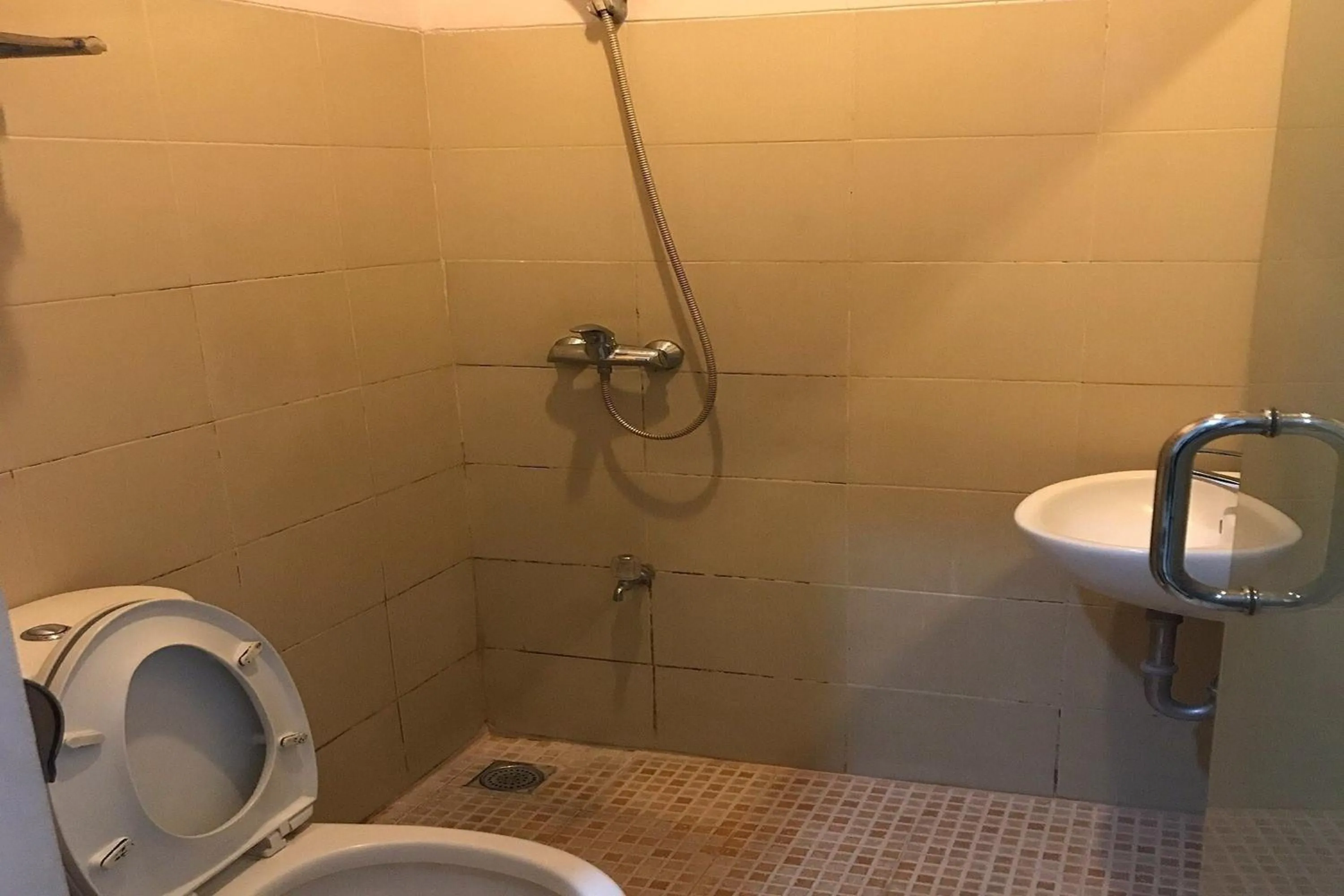 Bathroom in Hotel Serasi 2