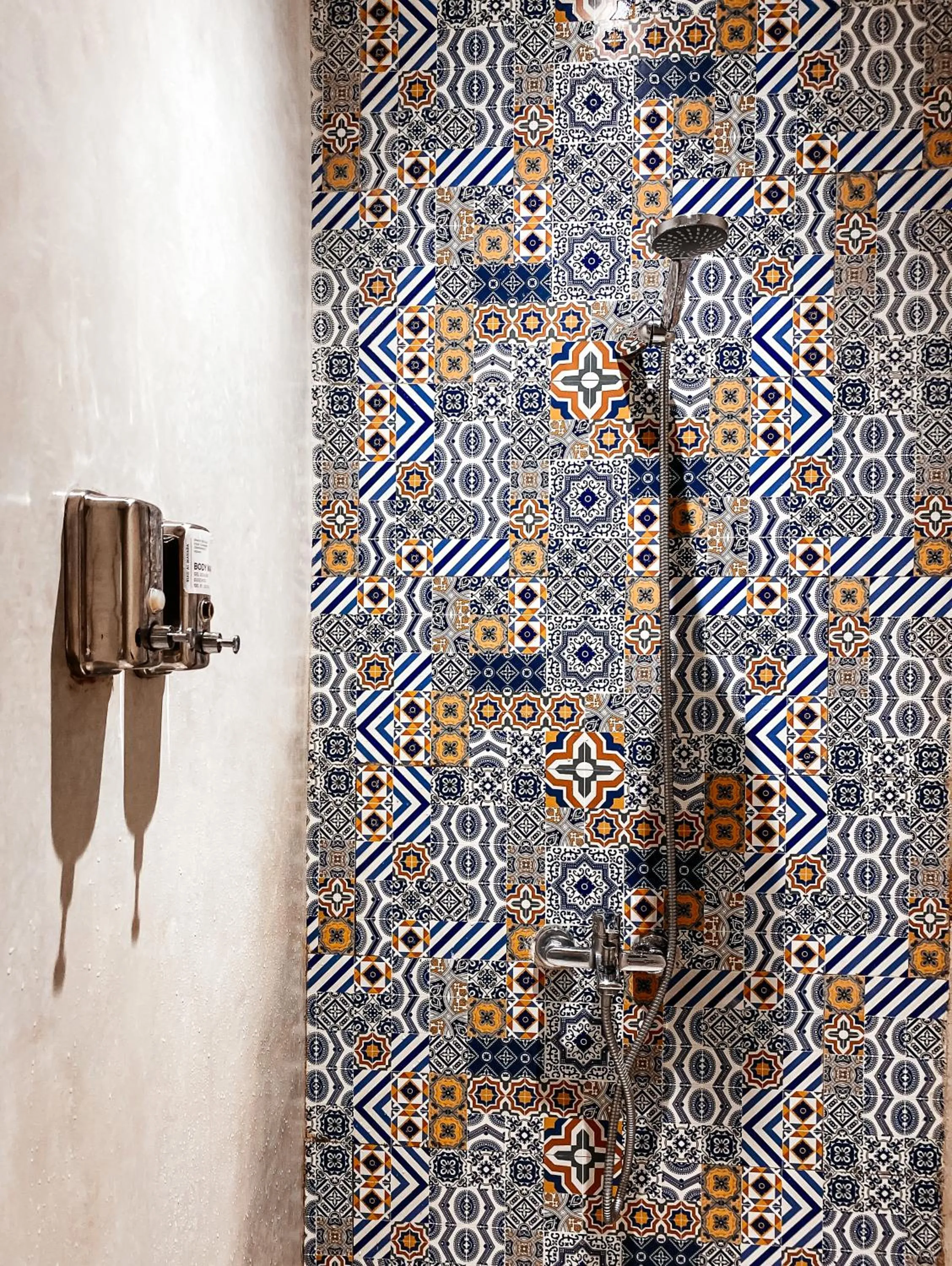 Shower in Riad Al Manara