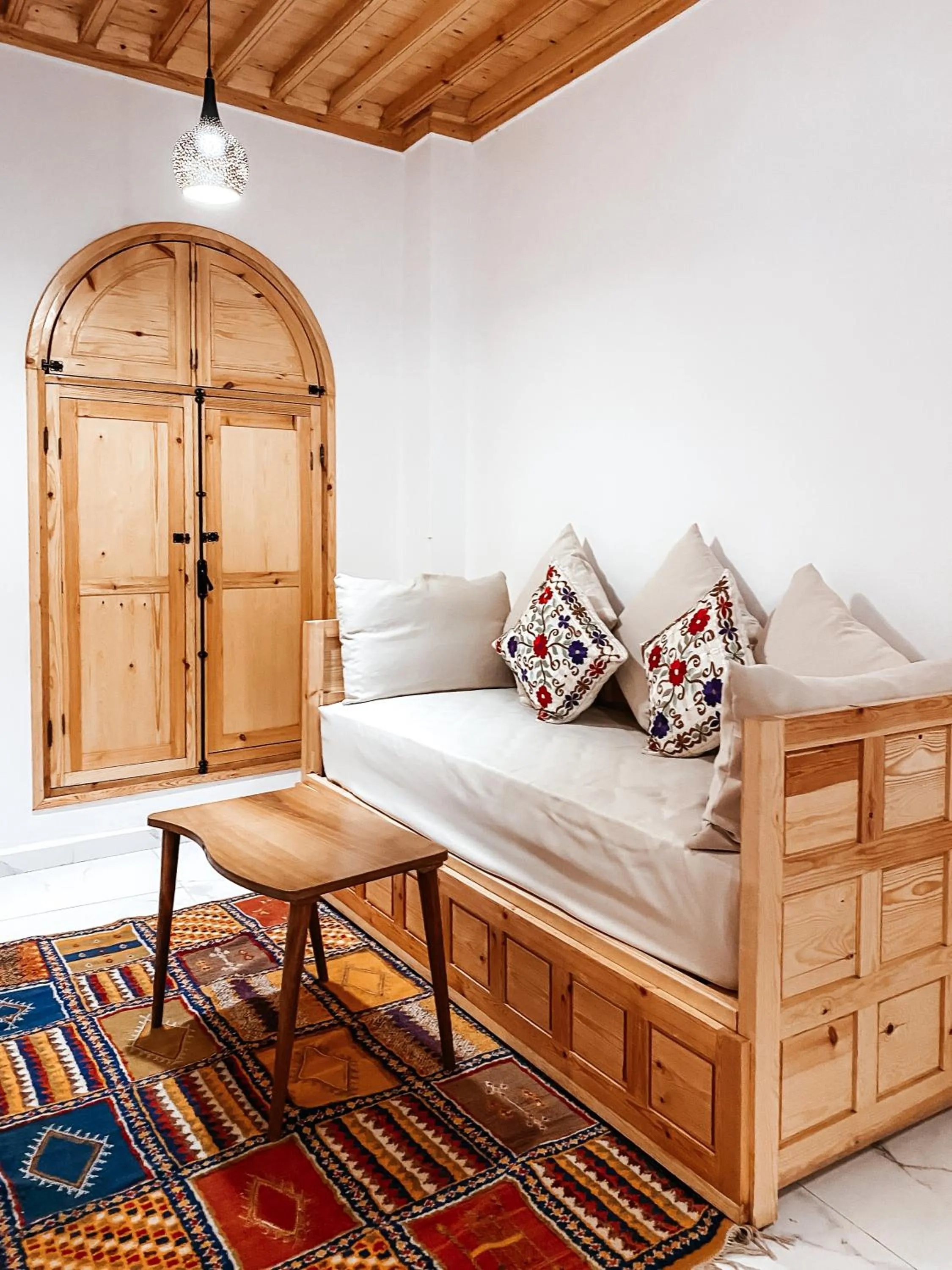 Living room, Bed in Riad Al Manara