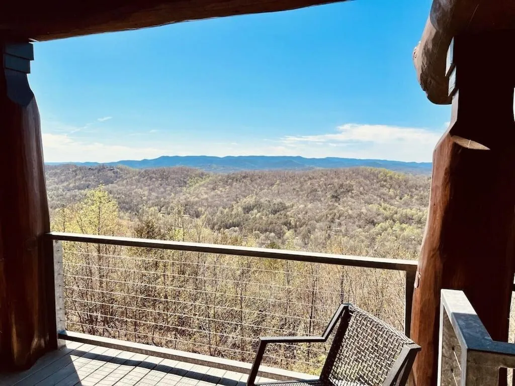 5500 sf cabin 6 king 2 queen beds heated pool spa game room mountain views