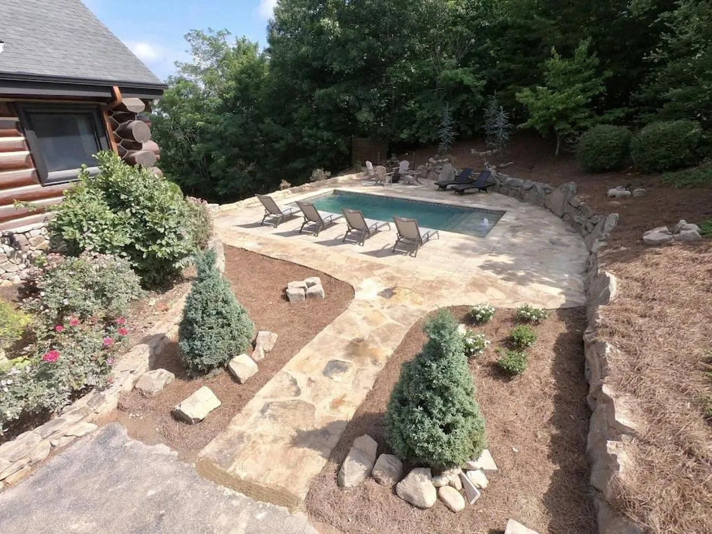 5500 sf cabin 6 king 2 queen beds heated pool spa game room mountain views