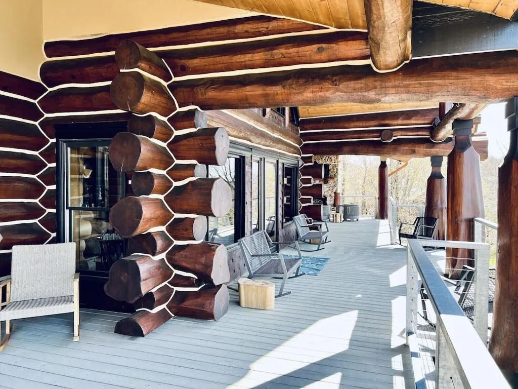 5500 sf cabin 6 king 2 queen beds heated pool spa game room mountain views