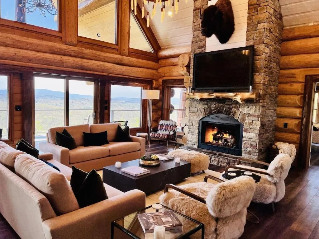 5500 sf cabin 6 king 2 queen beds heated pool spa game room mountain views