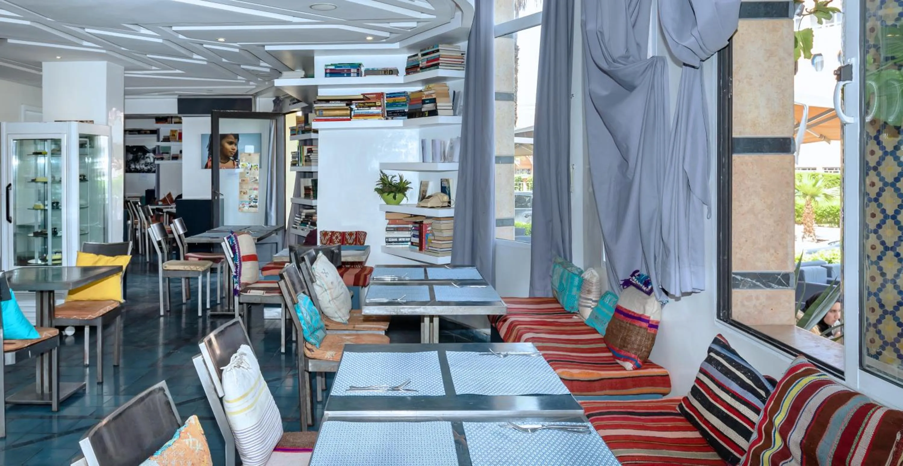 Restaurant/places to eat in Amani Hotel Suites & Spa