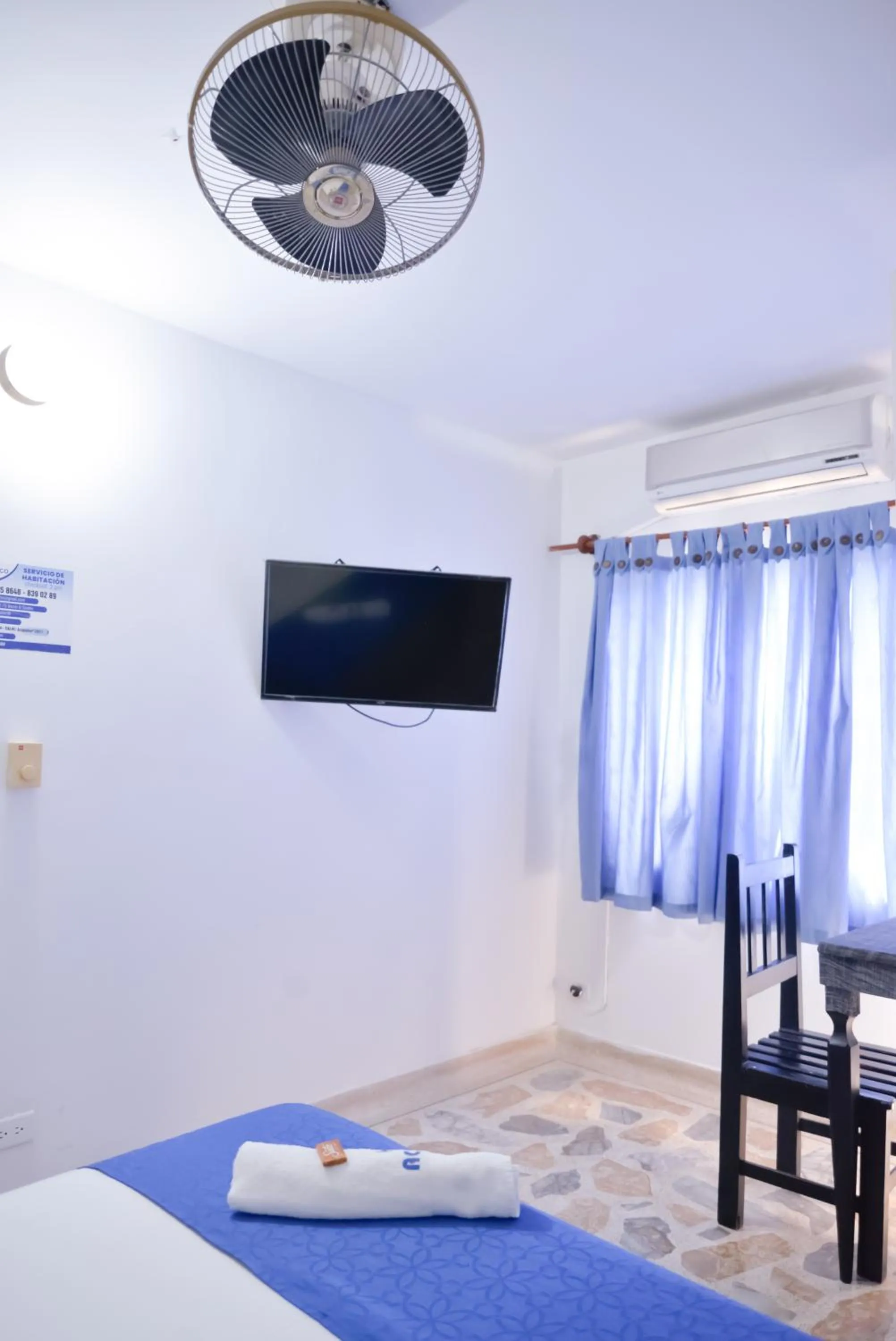 TV and multimedia, Bed in Hotel Acapulco Caucasia