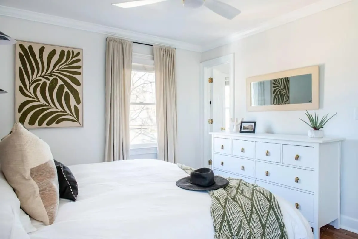 Bed in Rook's Corner