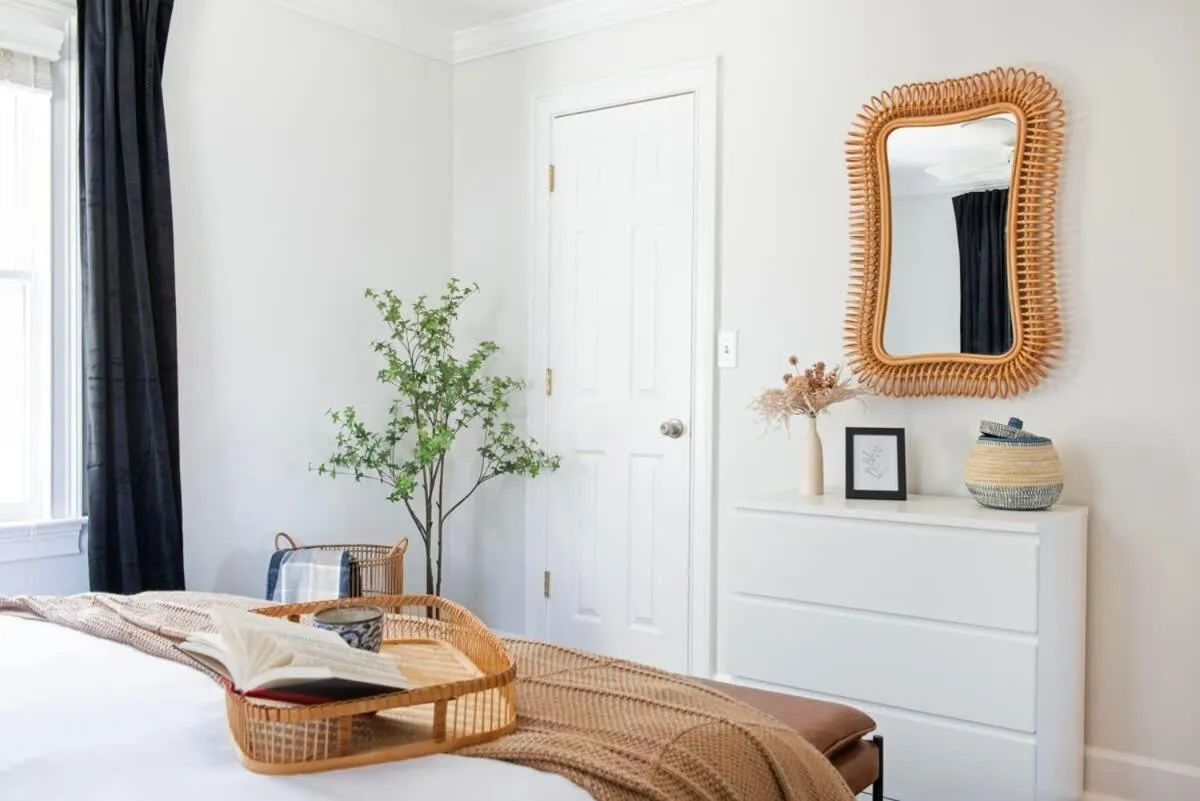 Bed in Rook's Corner