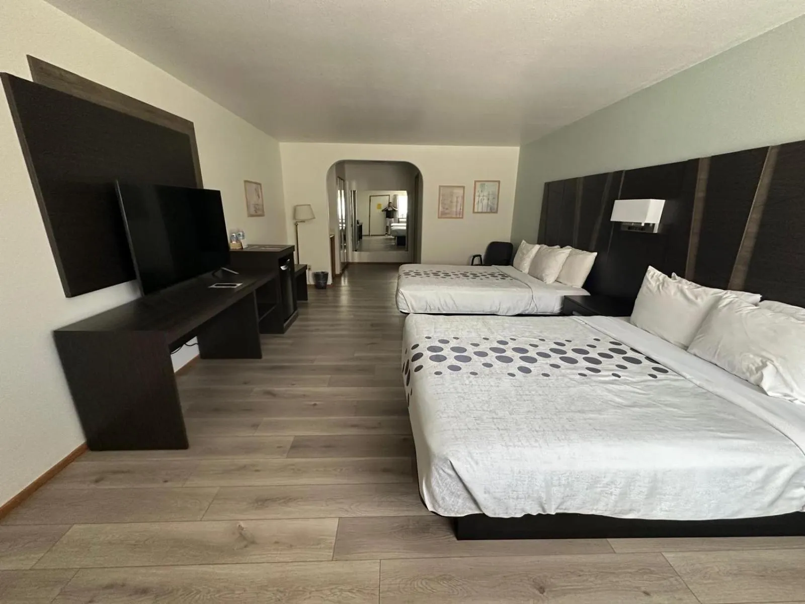 room service, Bed in Hotel 191 - Moab