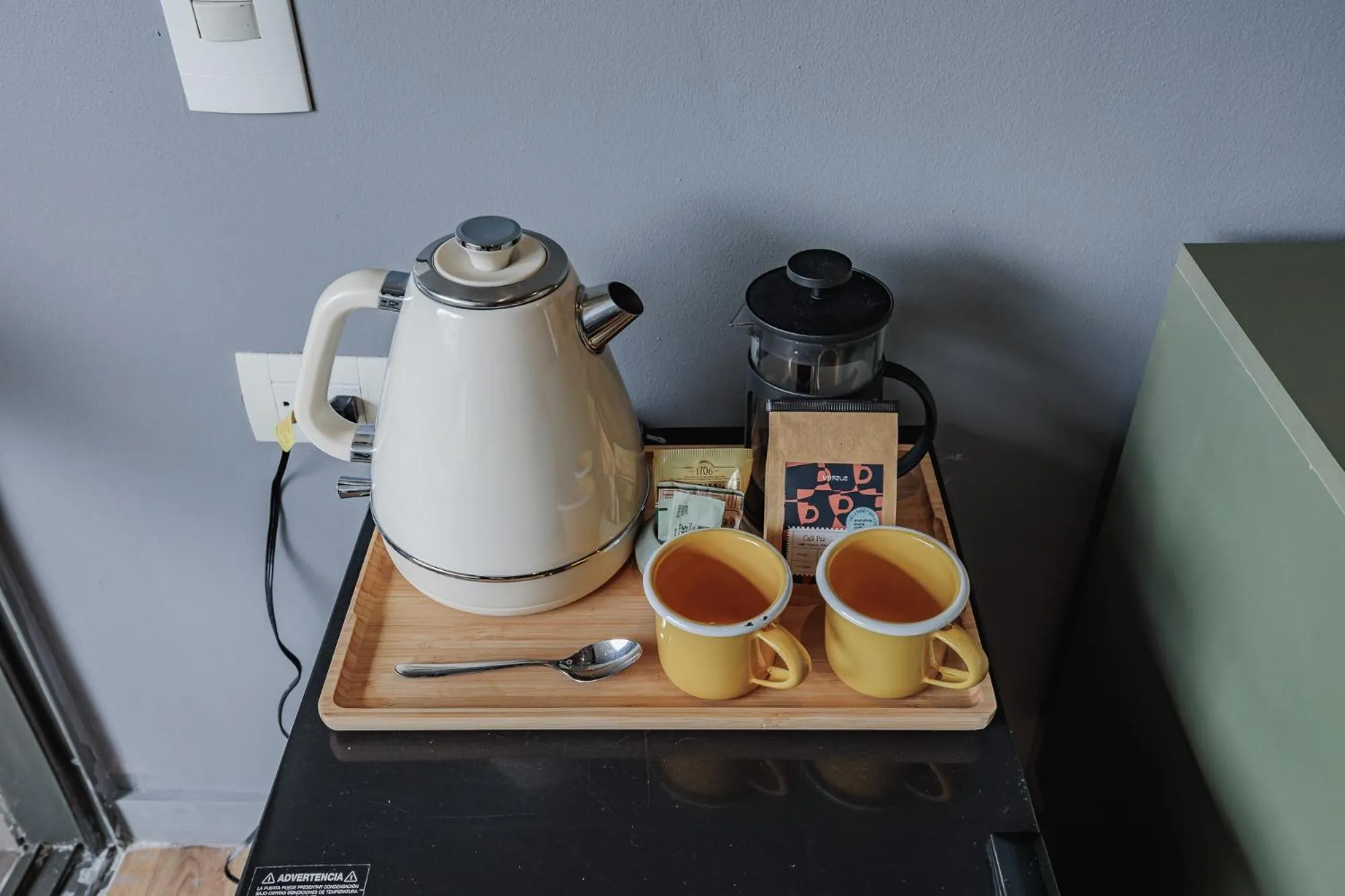 Coffee/tea facilities in Versus Hotel