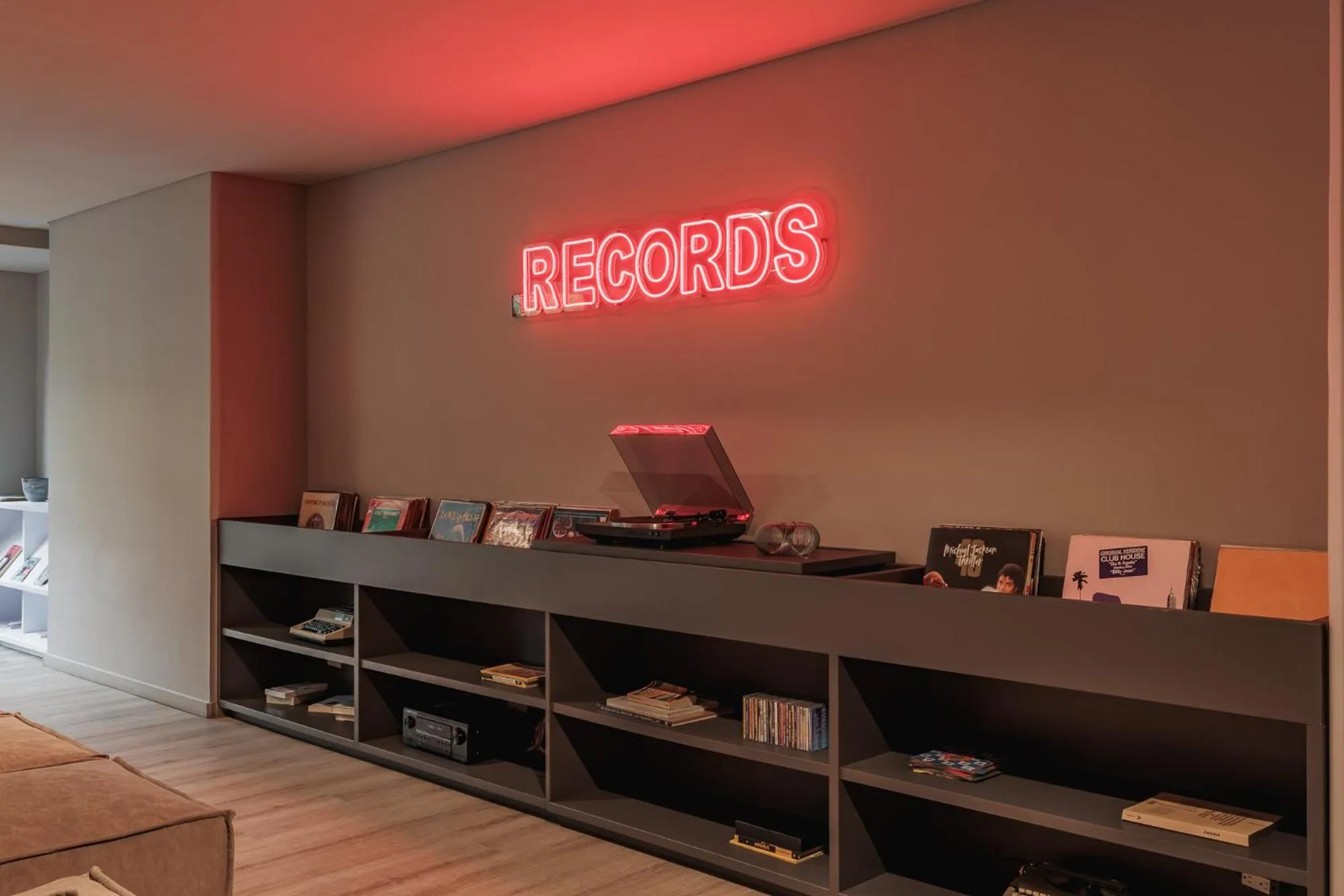 Entertainment in Versus Hotel