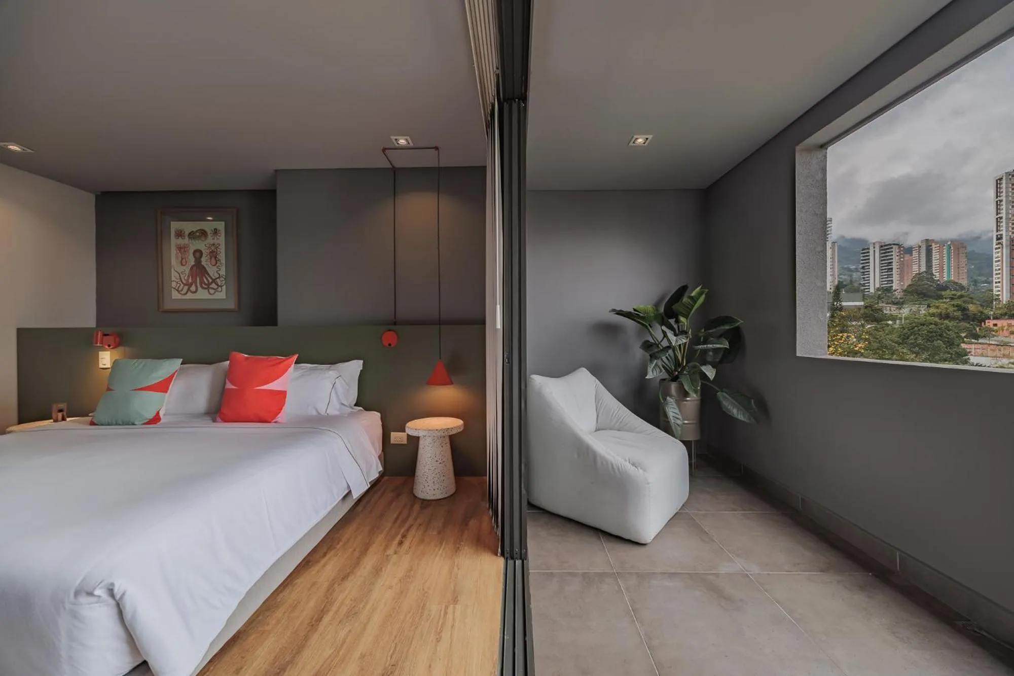 Photo of the whole room in Versus Hotel