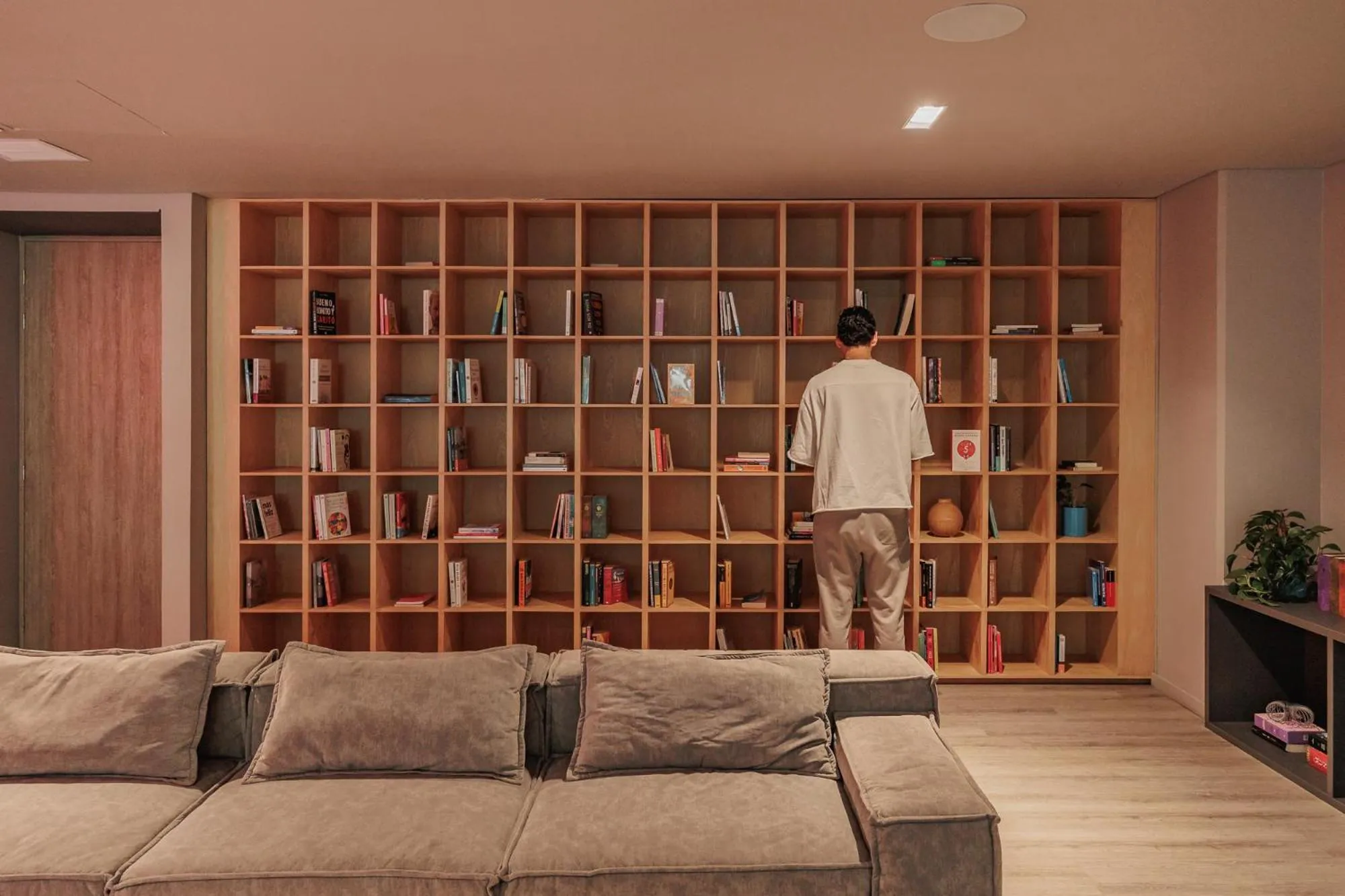 Entertainment in Versus Hotel