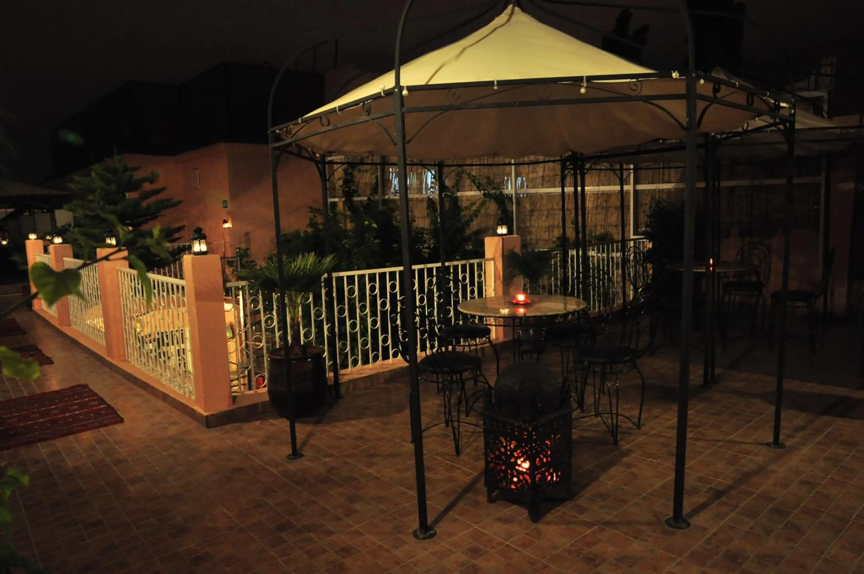 Balcony/Terrace, Restaurant/Places to Eat in Dar Aliane