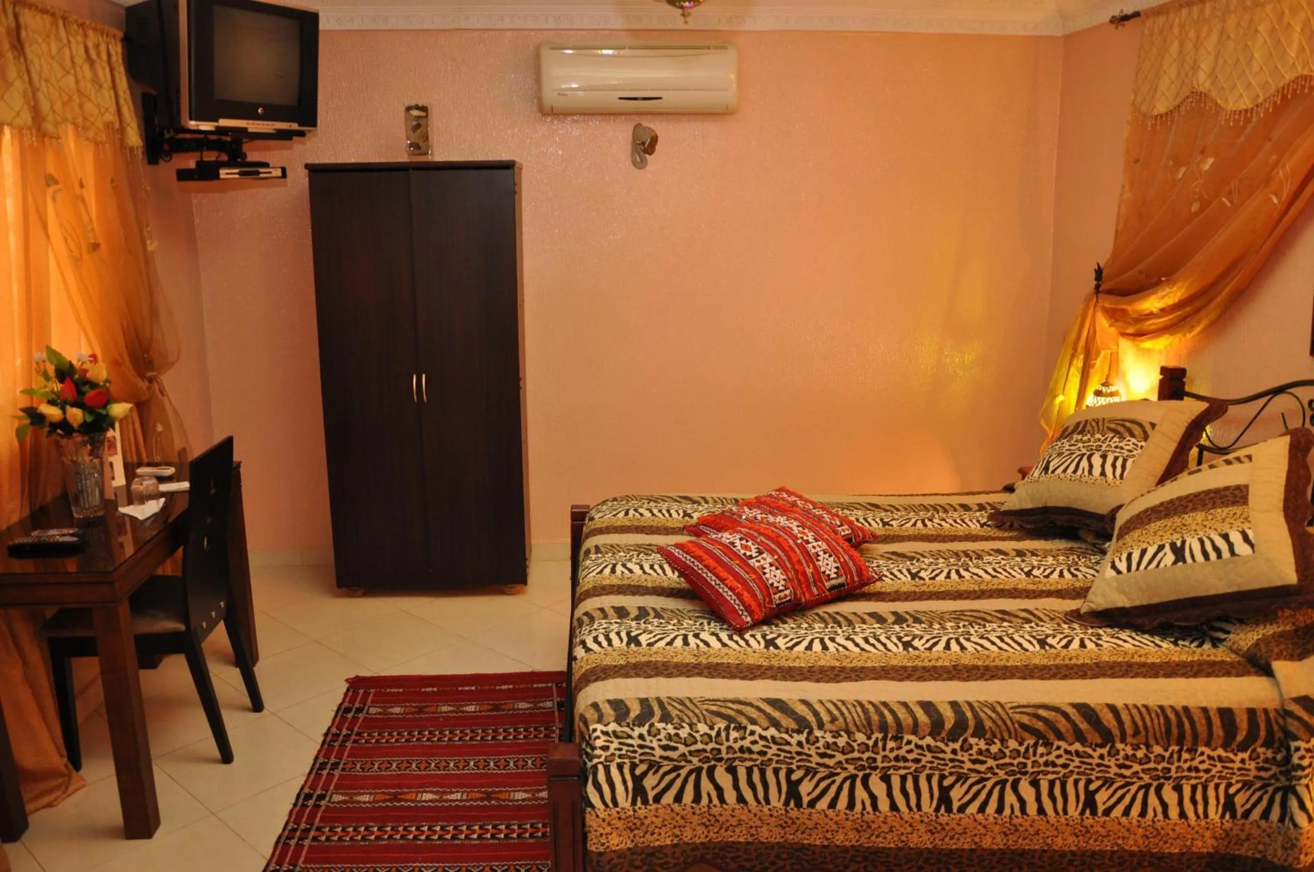 Photo of the whole room, Bed in Dar Aliane